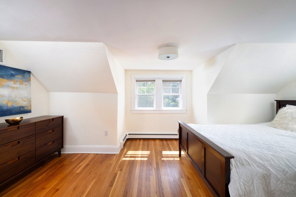 Newton, Massachusetts, 02468, United States, 5 Bedrooms Bedrooms, ,4 BathroomsBathrooms,Residential,For Sale,1942164