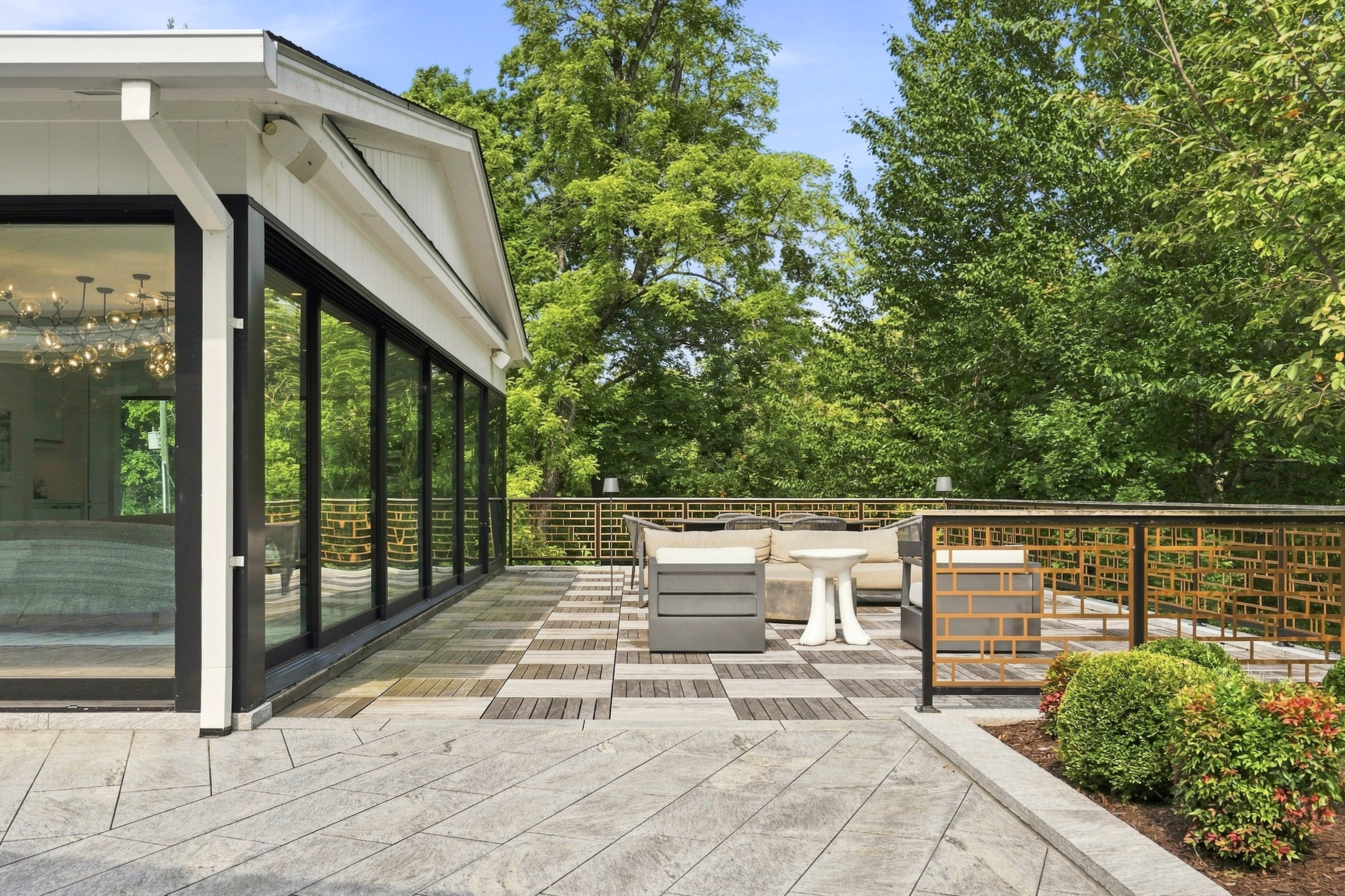  62 Indian Hills Trail, Louisville, KY 40207 - 物件實景