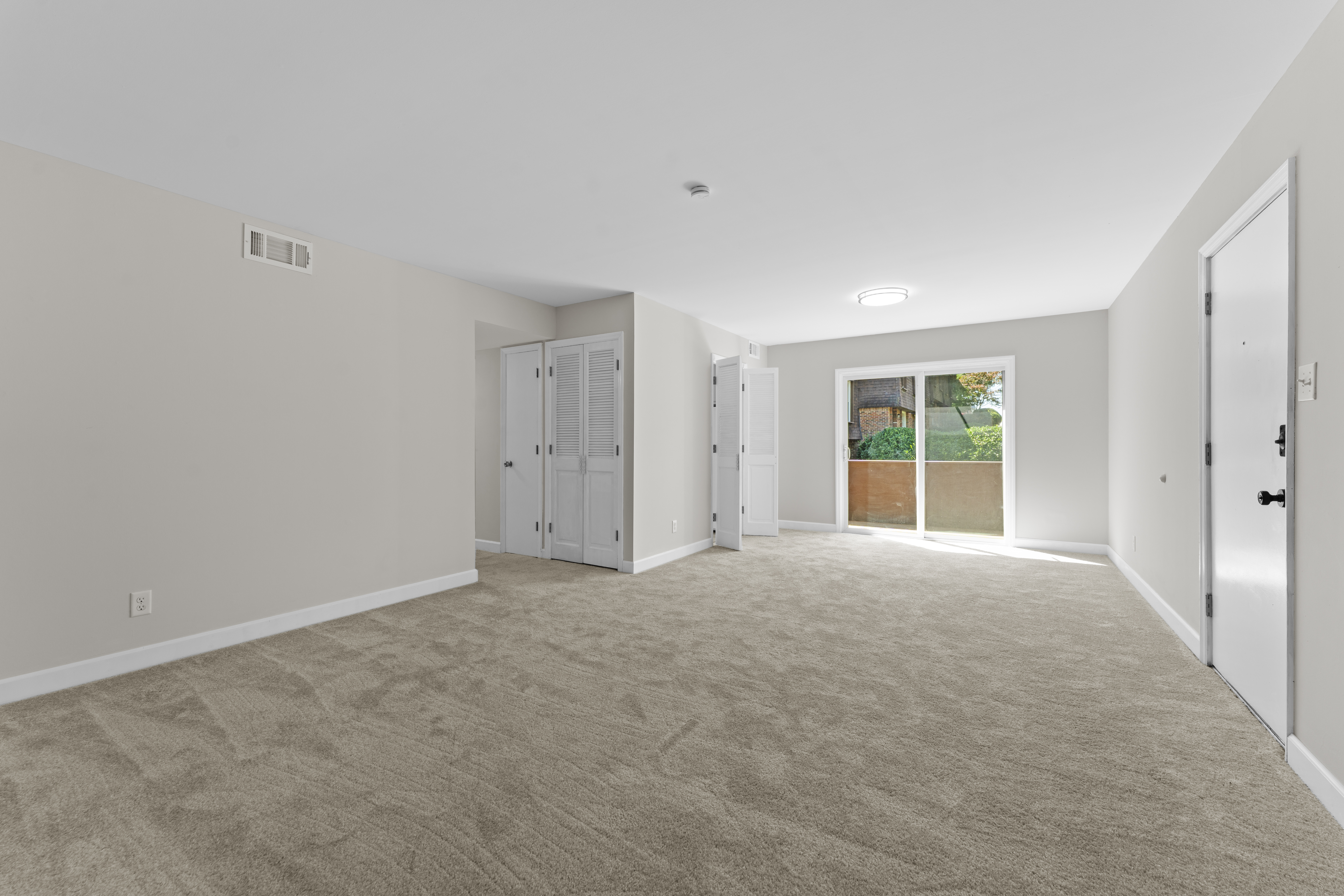  Completely Renovated Garden-Style Condo in Parkway Central Schools - 物件實景