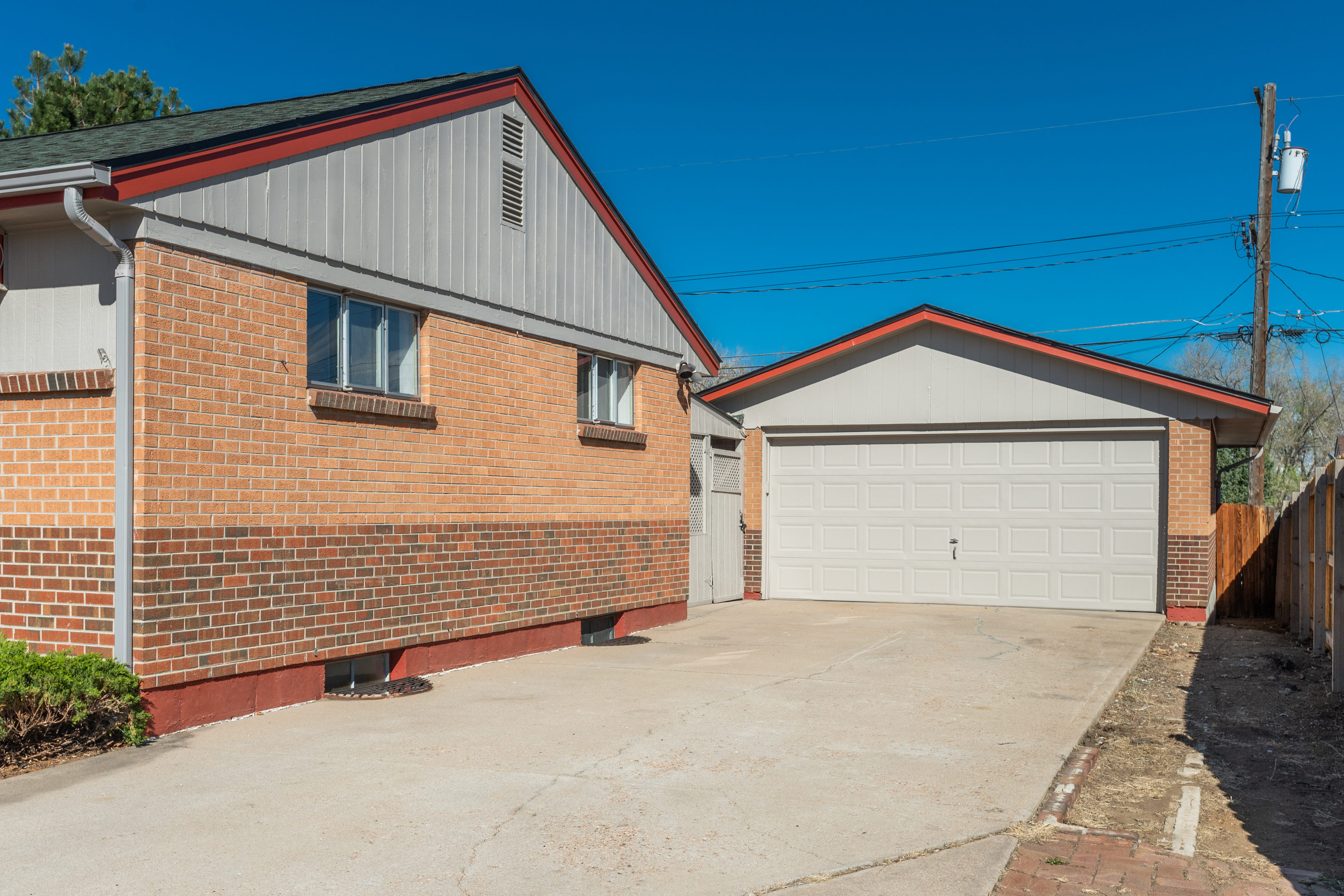  Charming Brick Bungalow - 物件實景