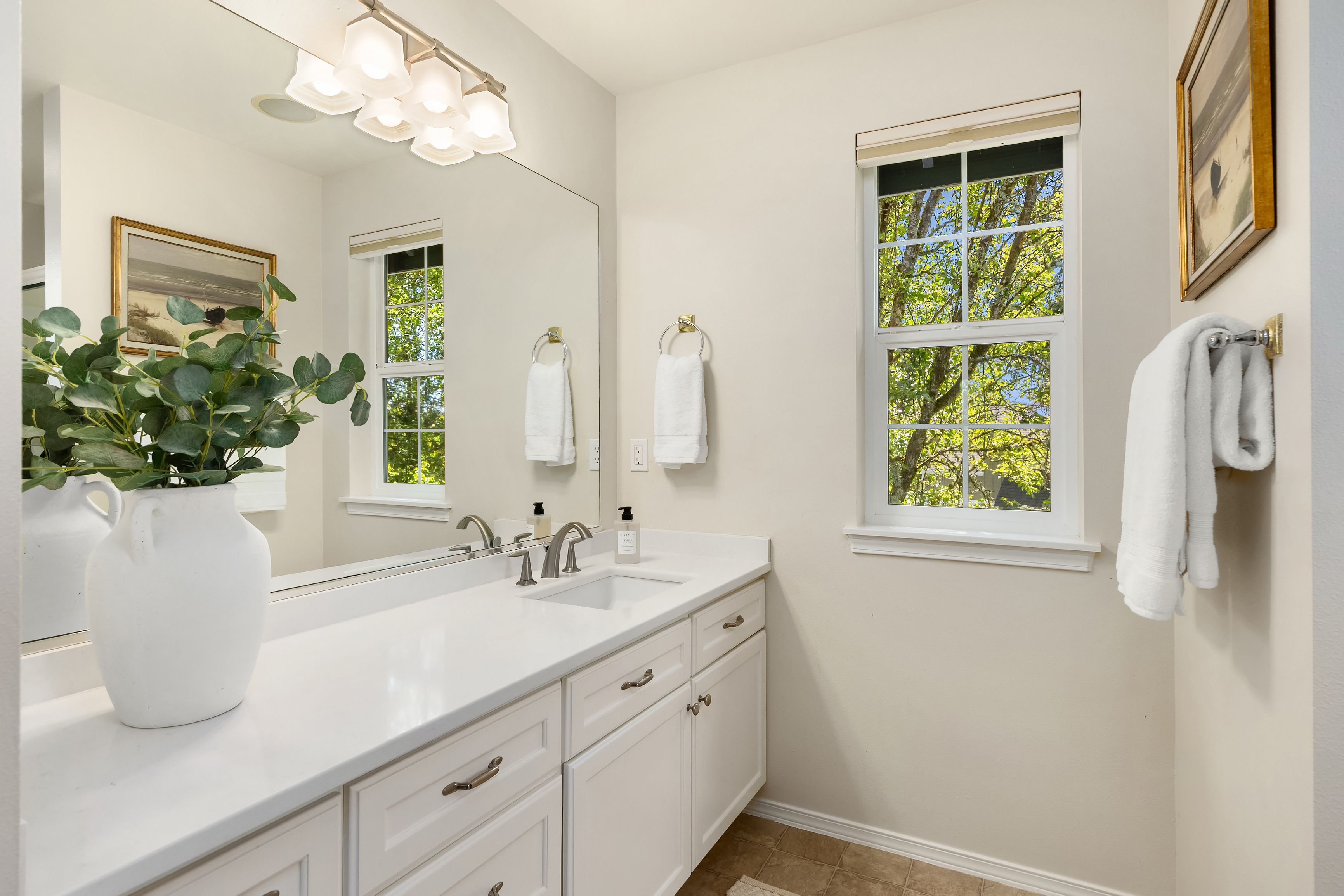  705 Moji Lane NW, Bainbridge Island, WA 98110 - 物件實景