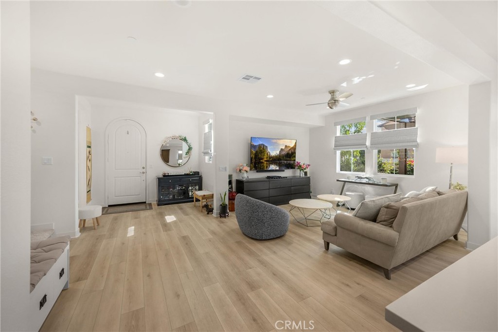 Upland, California, 91784, United States, 3 Bedrooms Bedrooms, ,3 BathroomsBathrooms,Residential,For Sale,1988637