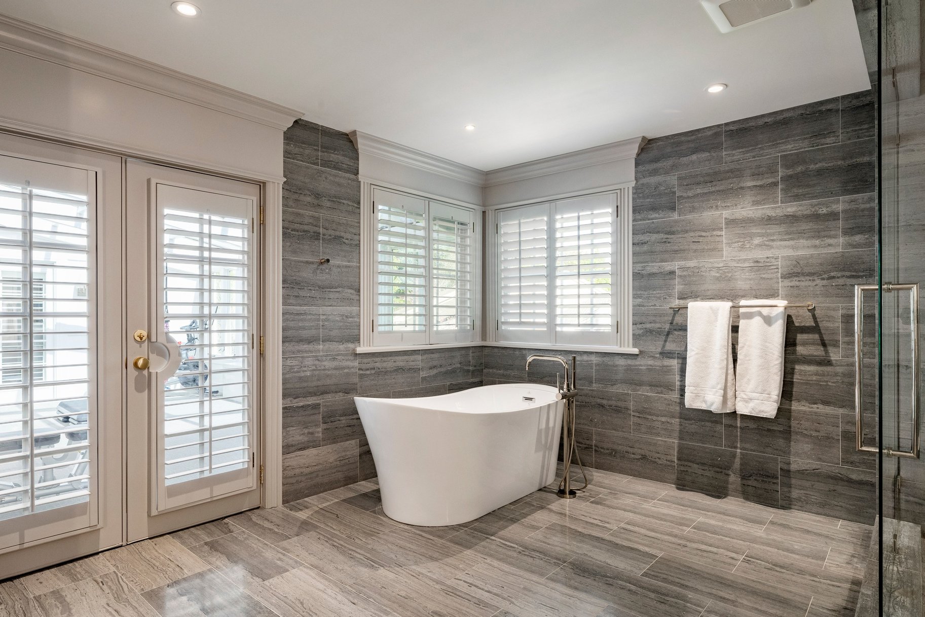  BEAUTIFULLY UPDATED FEDERAL HEIGHTS TWO STORY HOME - 物件實景