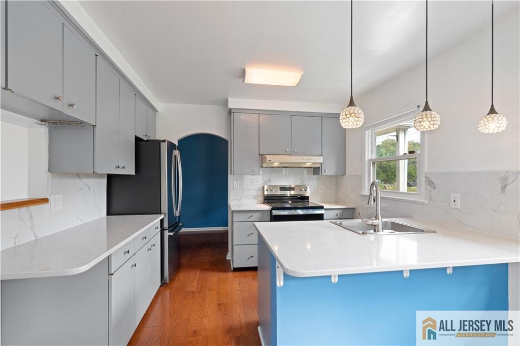 Piscataway, New Jersey, 08854, United States, 3 Bedrooms Bedrooms, ,2 BathroomsBathrooms,Residential,For Sale,1940160