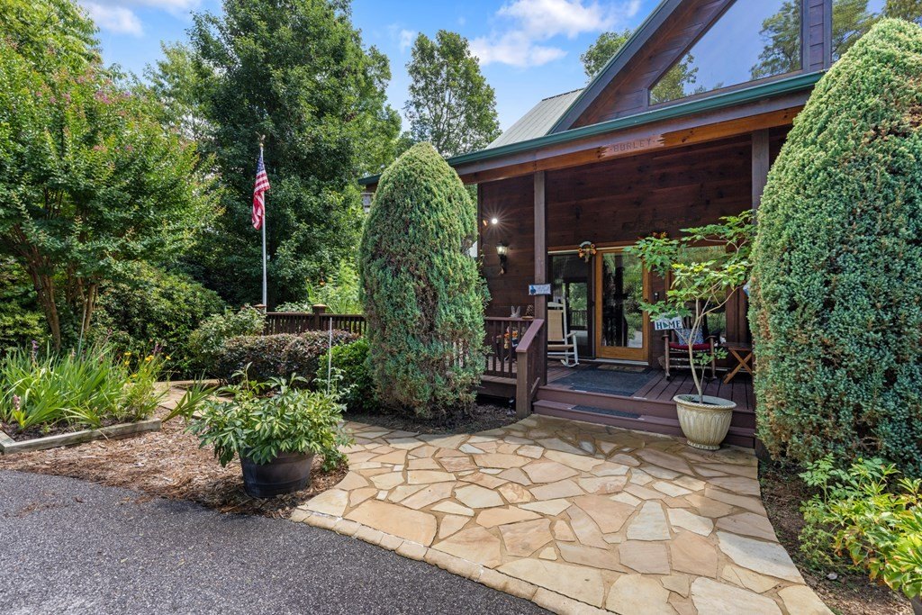 Blairsville, Georgia, 30512, United States, 3 Bedrooms Bedrooms, ,4 BathroomsBathrooms,Residential,For Sale,1895292