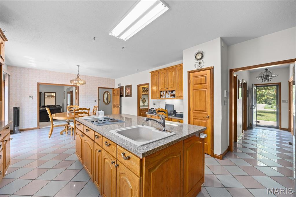 Shiloh, Illinois, 62221, United States, 5 Bedrooms Bedrooms, ,6 BathroomsBathrooms,Residential,For Sale,1890091