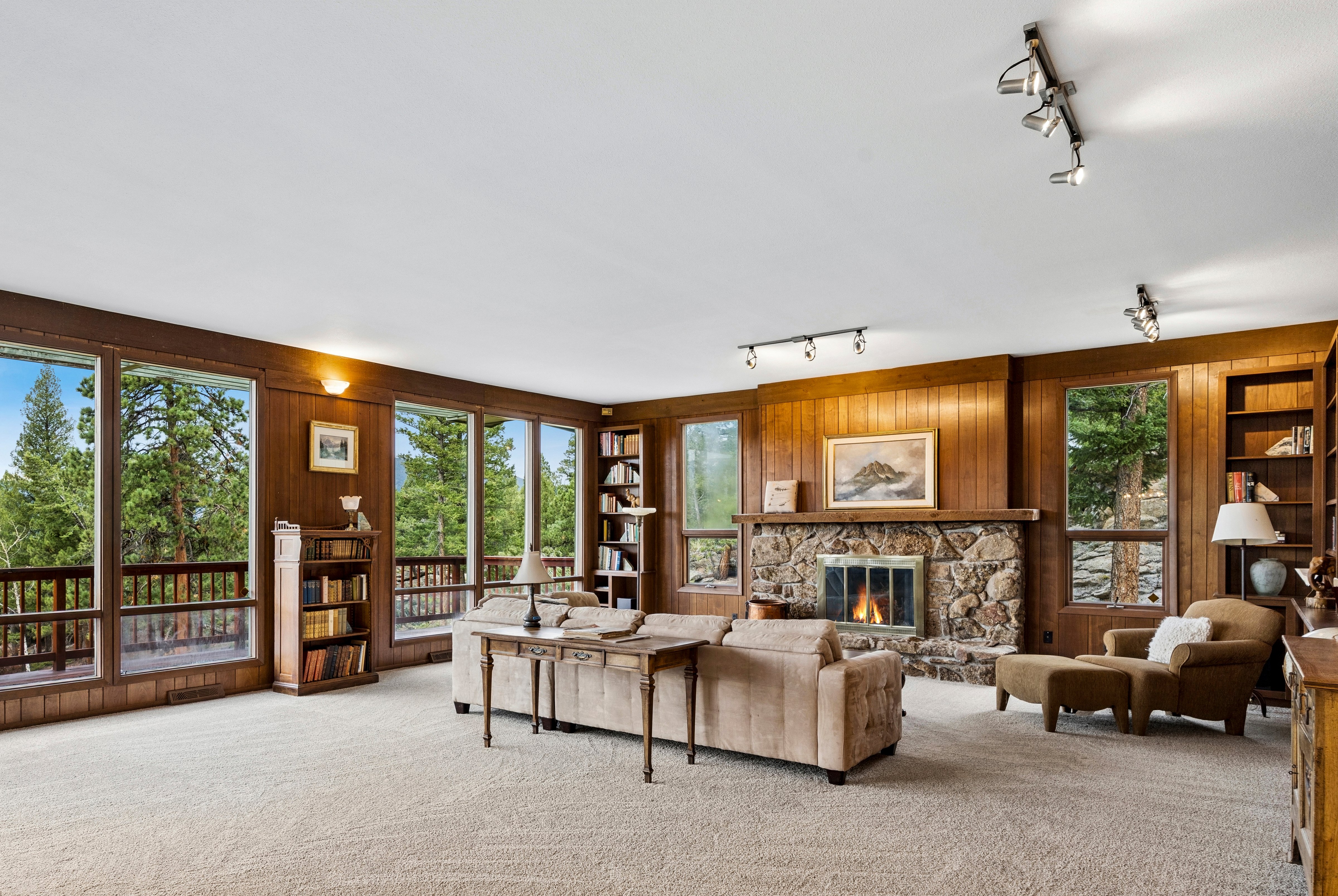  Custom Built Retreat with Panoramic Views on 8.7 Acres Next to Open Space - 物件實景