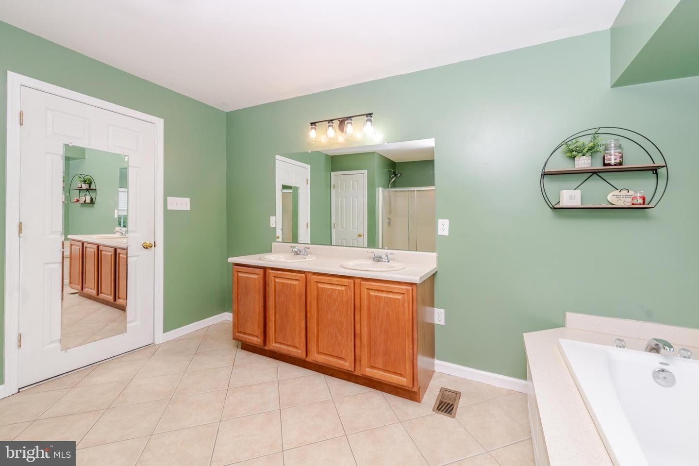 ATCO, New Jersey, 08004, United States, 4 Bedrooms Bedrooms, ,3 BathroomsBathrooms,Residential,For Sale,1938260