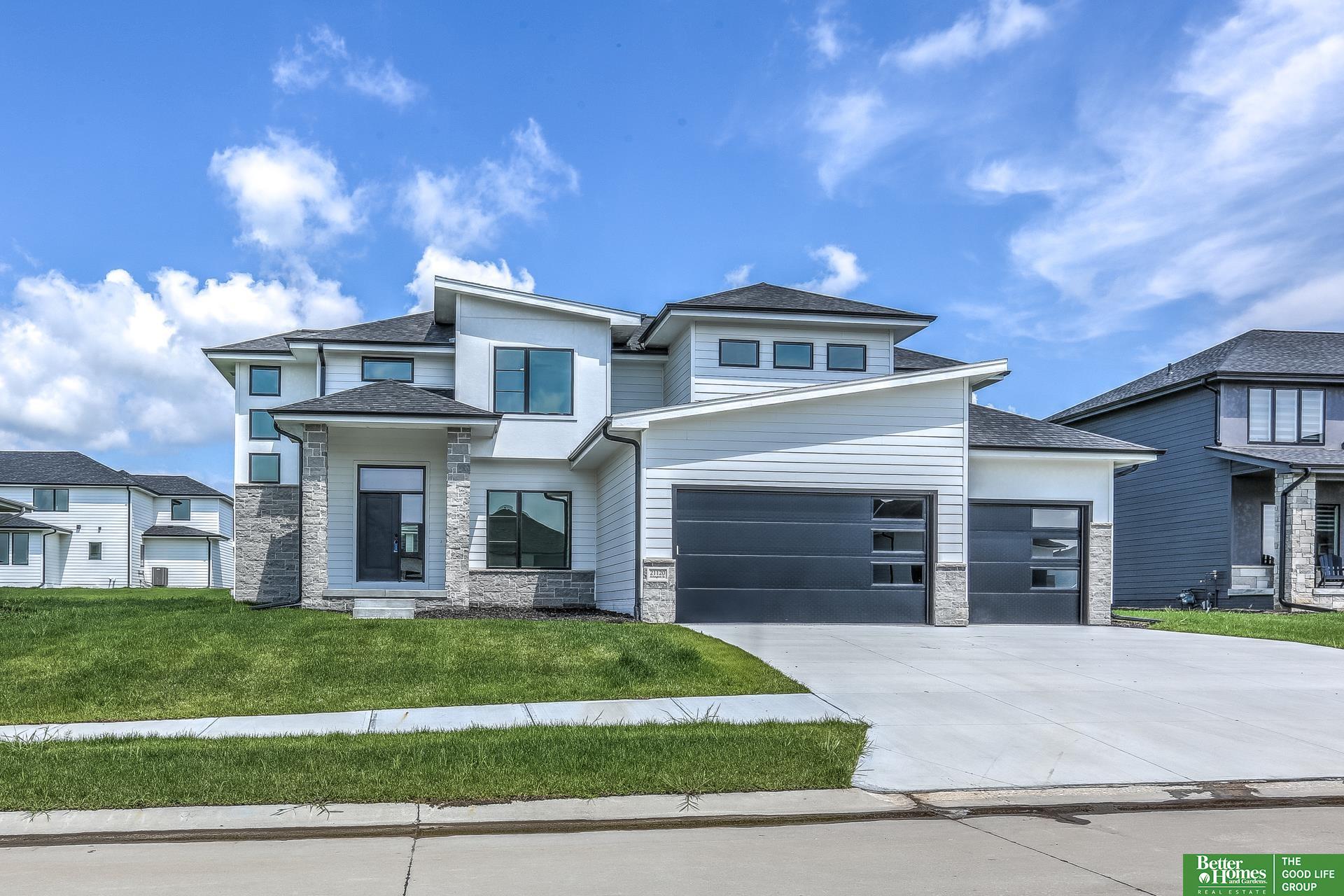 Arlington St, Elkhorn, NE 68022