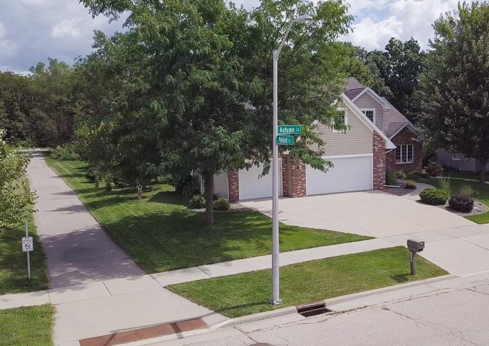 Janesville, Wisconsin, 53546, United States, 3 Bedrooms Bedrooms, ,4 BathroomsBathrooms,Residential,For Sale,1978617