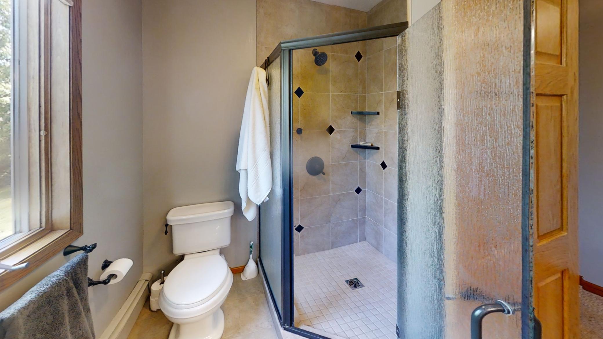 Alden, Minnesota, 56009, United States, 4 Bedrooms Bedrooms, ,1 BathroomBathrooms,Residential,For Sale,1920327