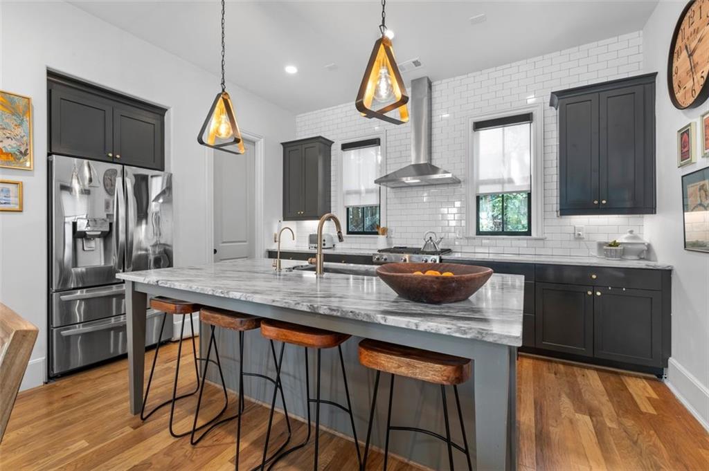 Atlanta, Georgia, 30324, United States, 3 Bedrooms Bedrooms, ,3 BathroomsBathrooms,Residential,For Sale,1948328