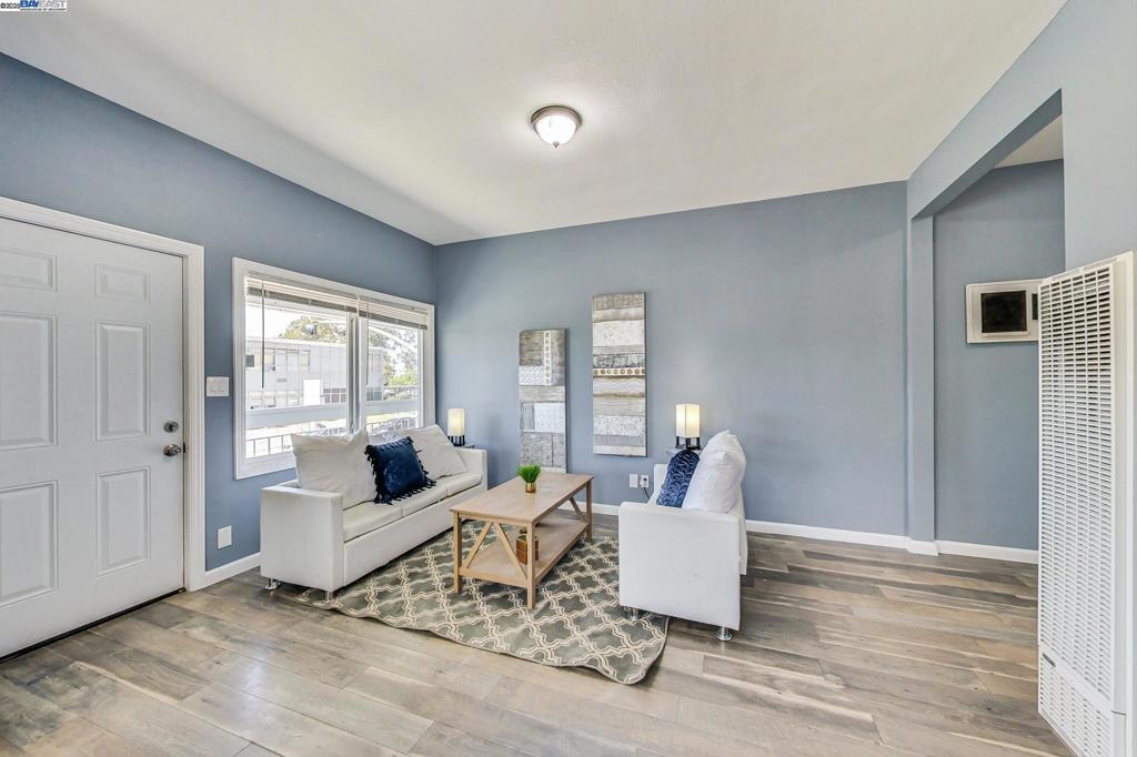 Oakland, California, 94605, United States, ,Residential,For Sale,1921286
