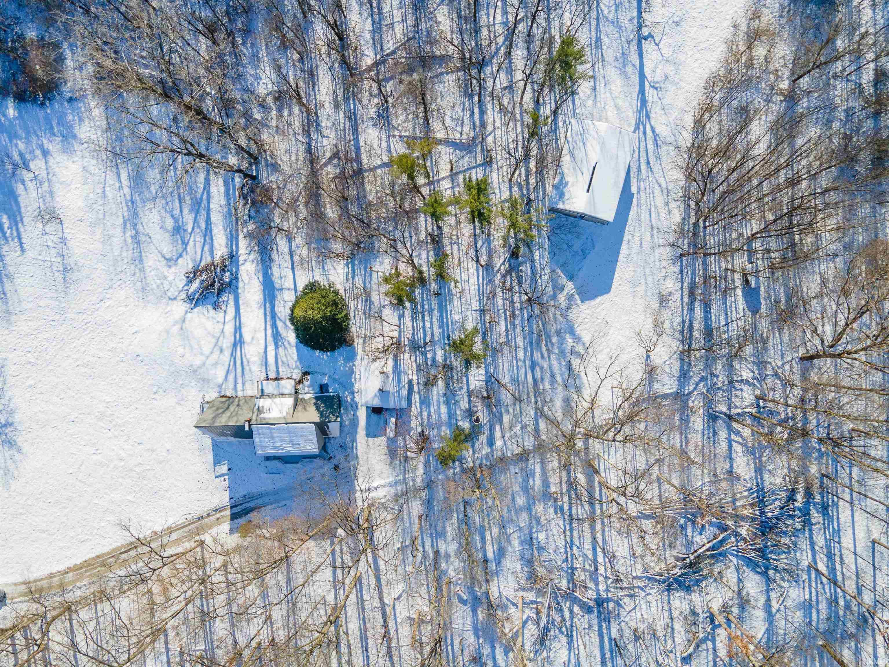 Roanoke, Indiana, 46783, United States, 4 Bedrooms Bedrooms, ,3 BathroomsBathrooms,Residential,For Sale,2005633