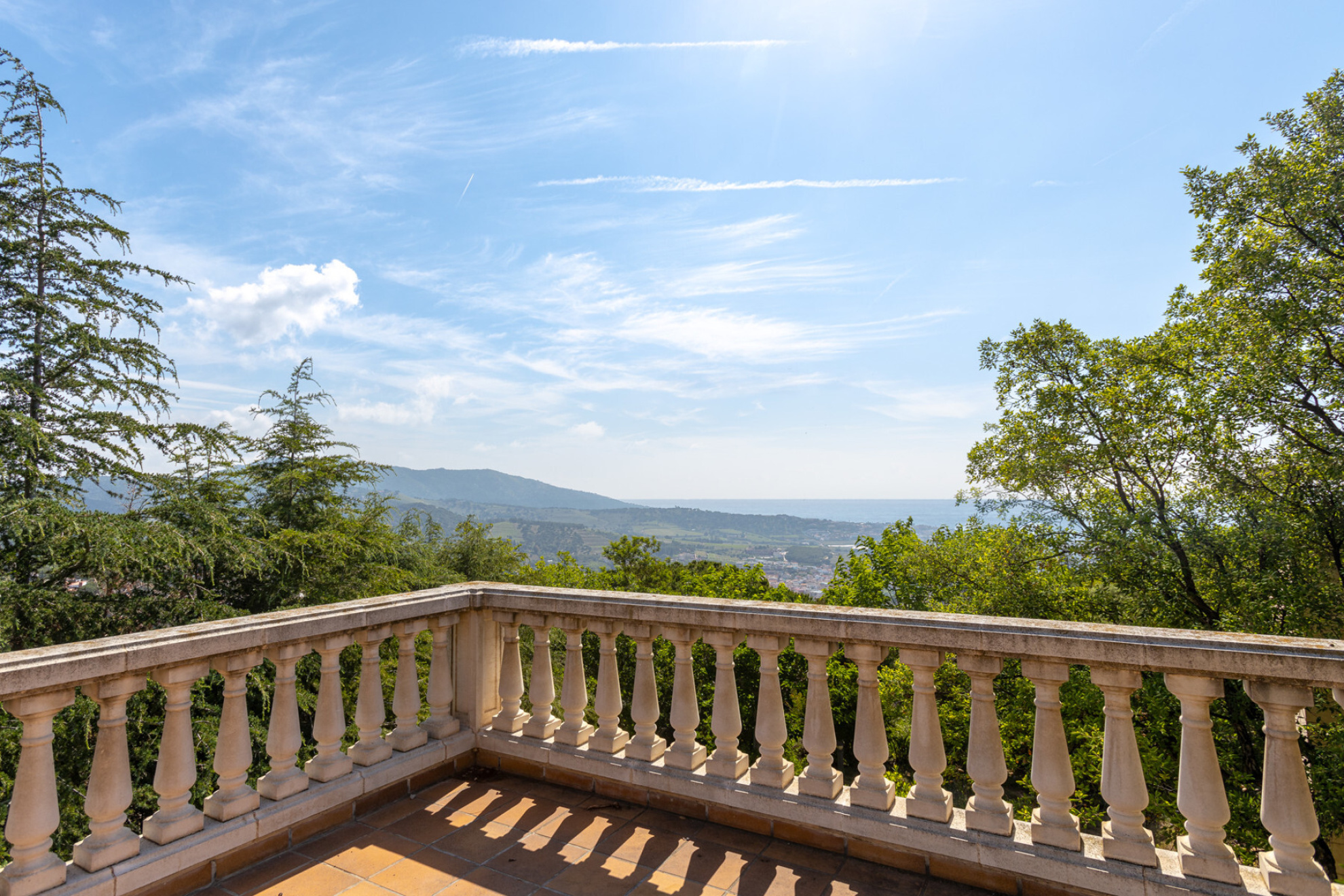  Elegant and stately residence with the best views. - 物件實景