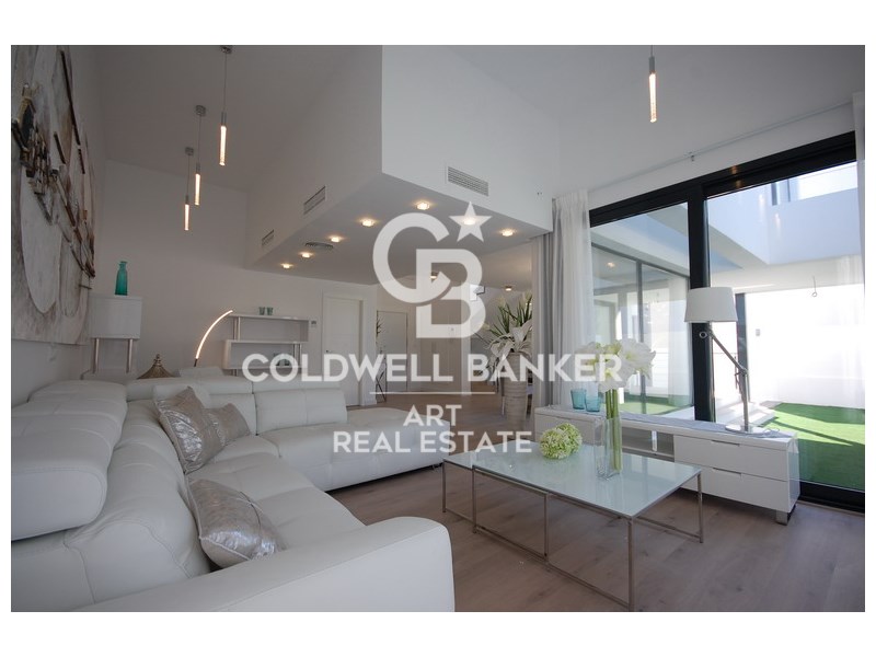 Estepona, Andalusia, ES, 3 Bedrooms Bedrooms, ,2 BathroomsBathrooms,Residential,For Sale,1960725