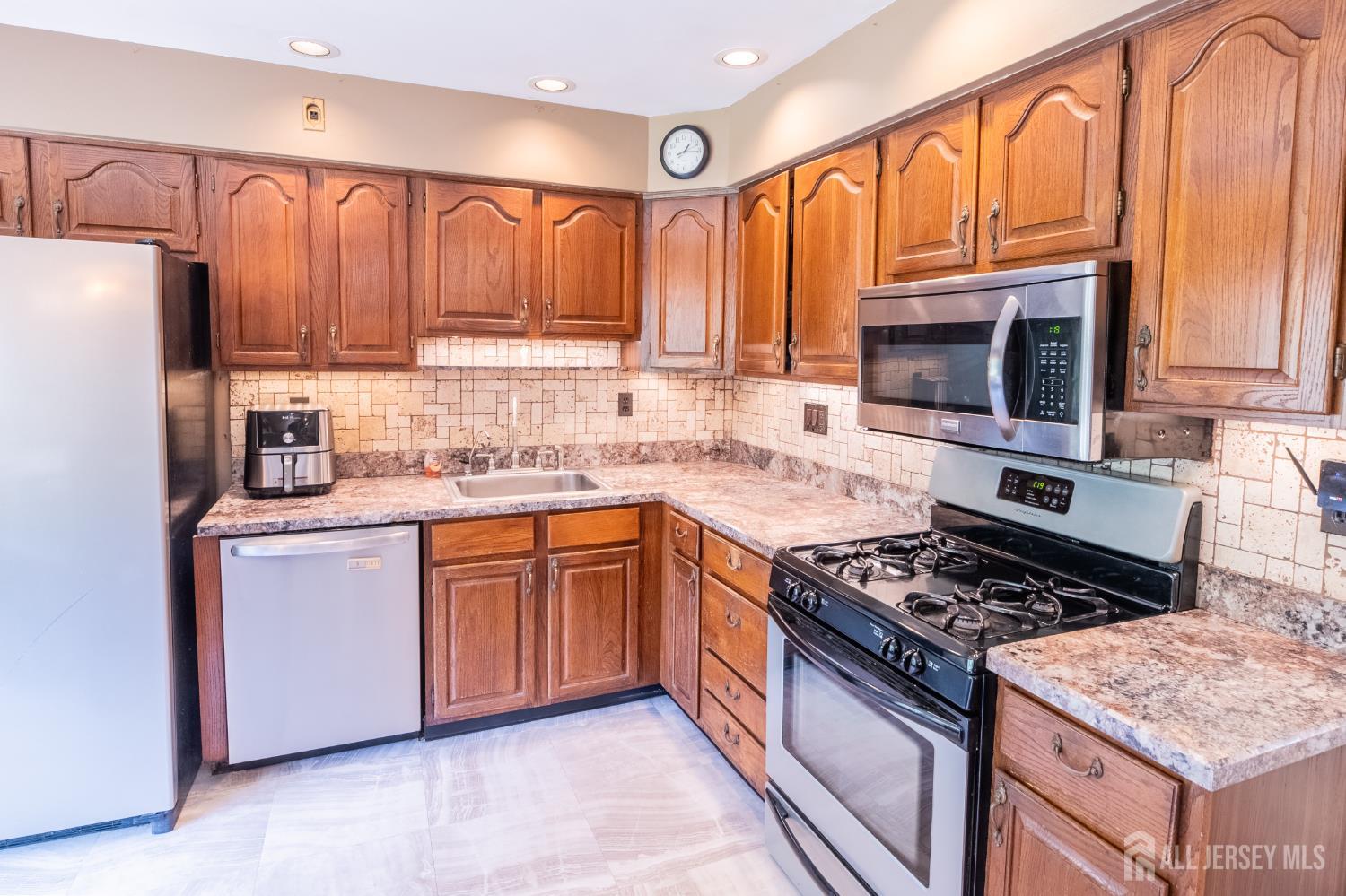 Monroe, New Jersey, 08831, United States, 6 Bedrooms Bedrooms, ,4 BathroomsBathrooms,Residential,For Sale,1916788