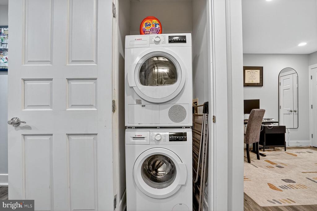 Washington, District of Columbia, 20010, United States, 2 Bedrooms Bedrooms, ,2 BathroomsBathrooms,Residential,For Sale,1975364