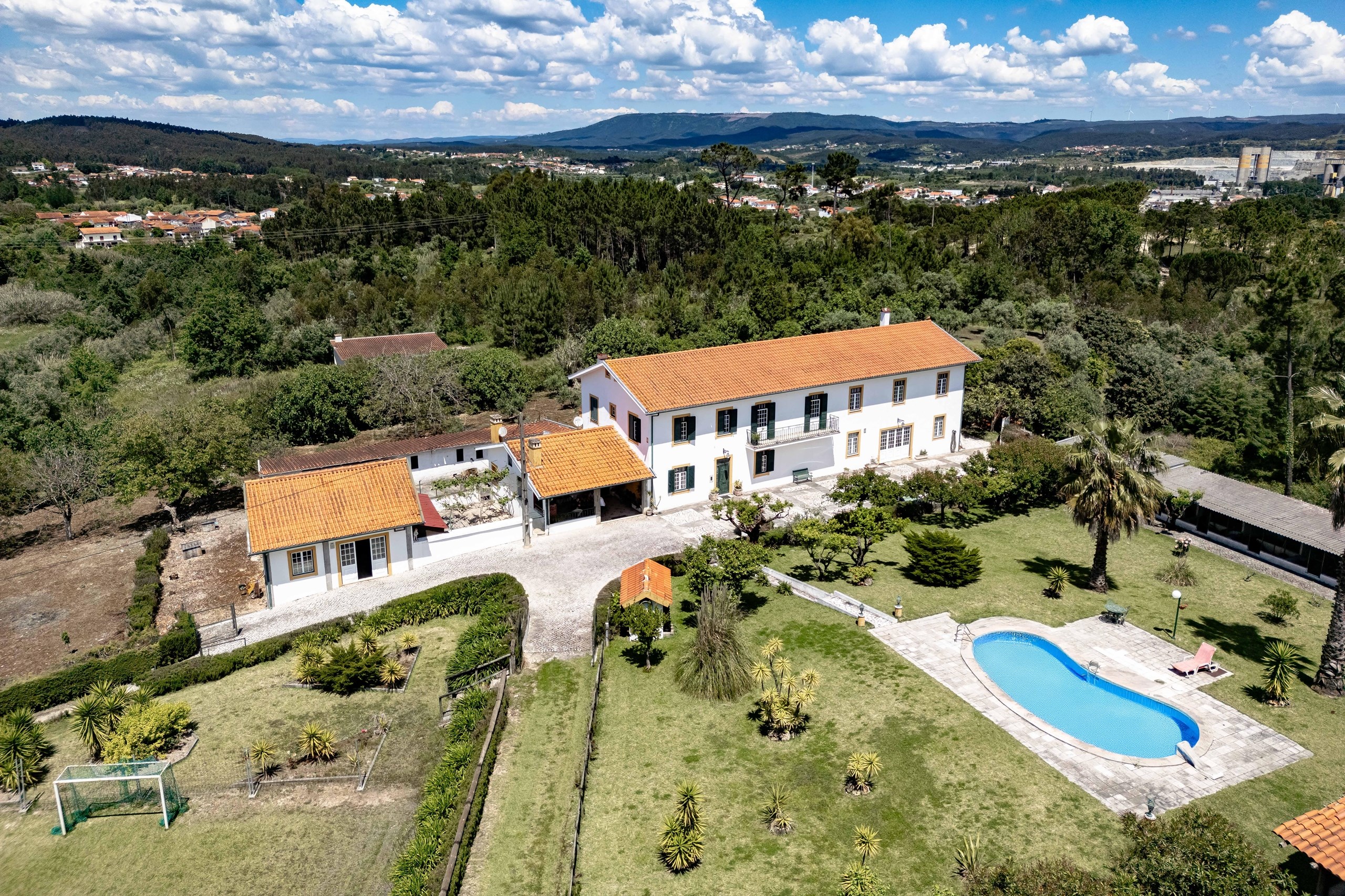 Coimbra, Coimbra, 3020-742, PT, 5 Bedrooms Bedrooms, ,3 BathroomsBathrooms,Residential,For Sale,1826993