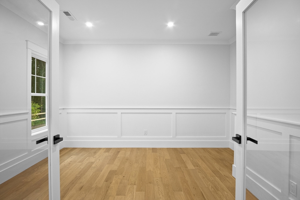 Attleboro, Massachusetts, 02703, United States, 4 Bedrooms Bedrooms, ,3 BathroomsBathrooms,Residential,For Sale,1905664