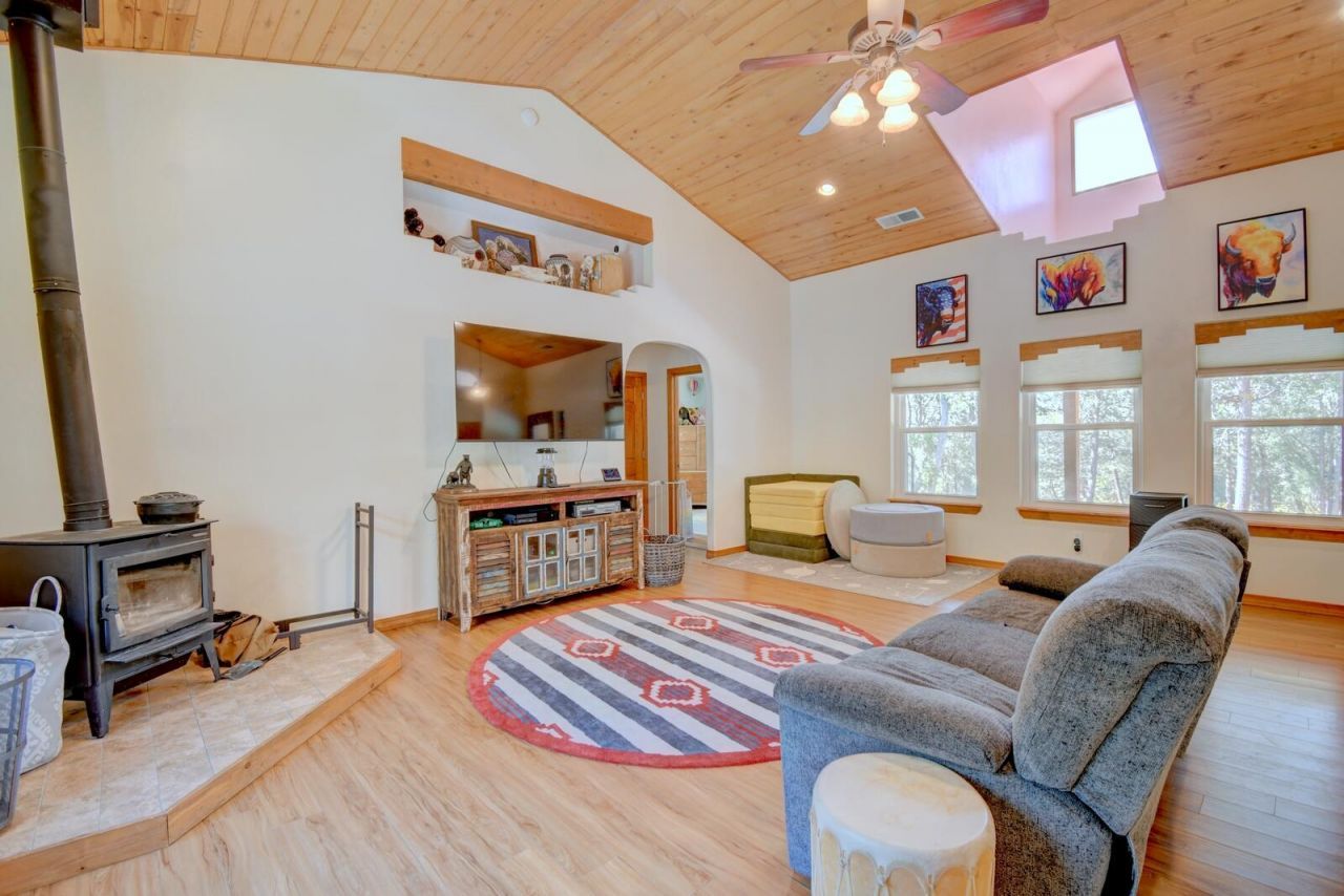 Tijeras, New Mexico, 87059, United States, 3 Bedrooms Bedrooms, ,2 BathroomsBathrooms,Residential,For Sale,1924821