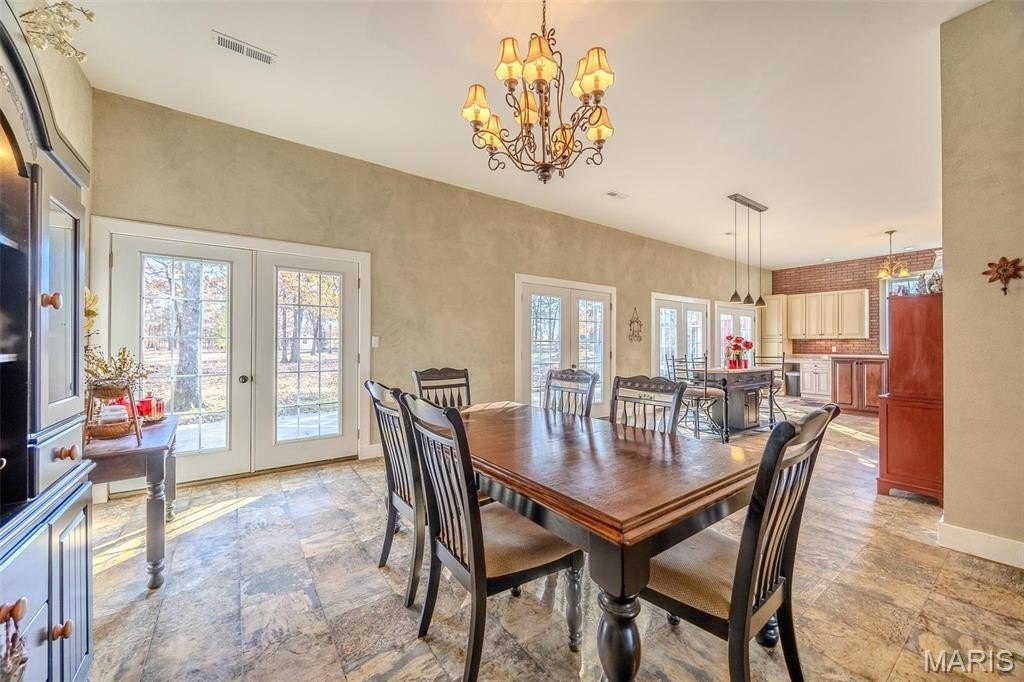 Lebanon, Missouri, 65536, United States, 4 Bedrooms Bedrooms, ,4 BathroomsBathrooms,Residential,For Sale,1976703