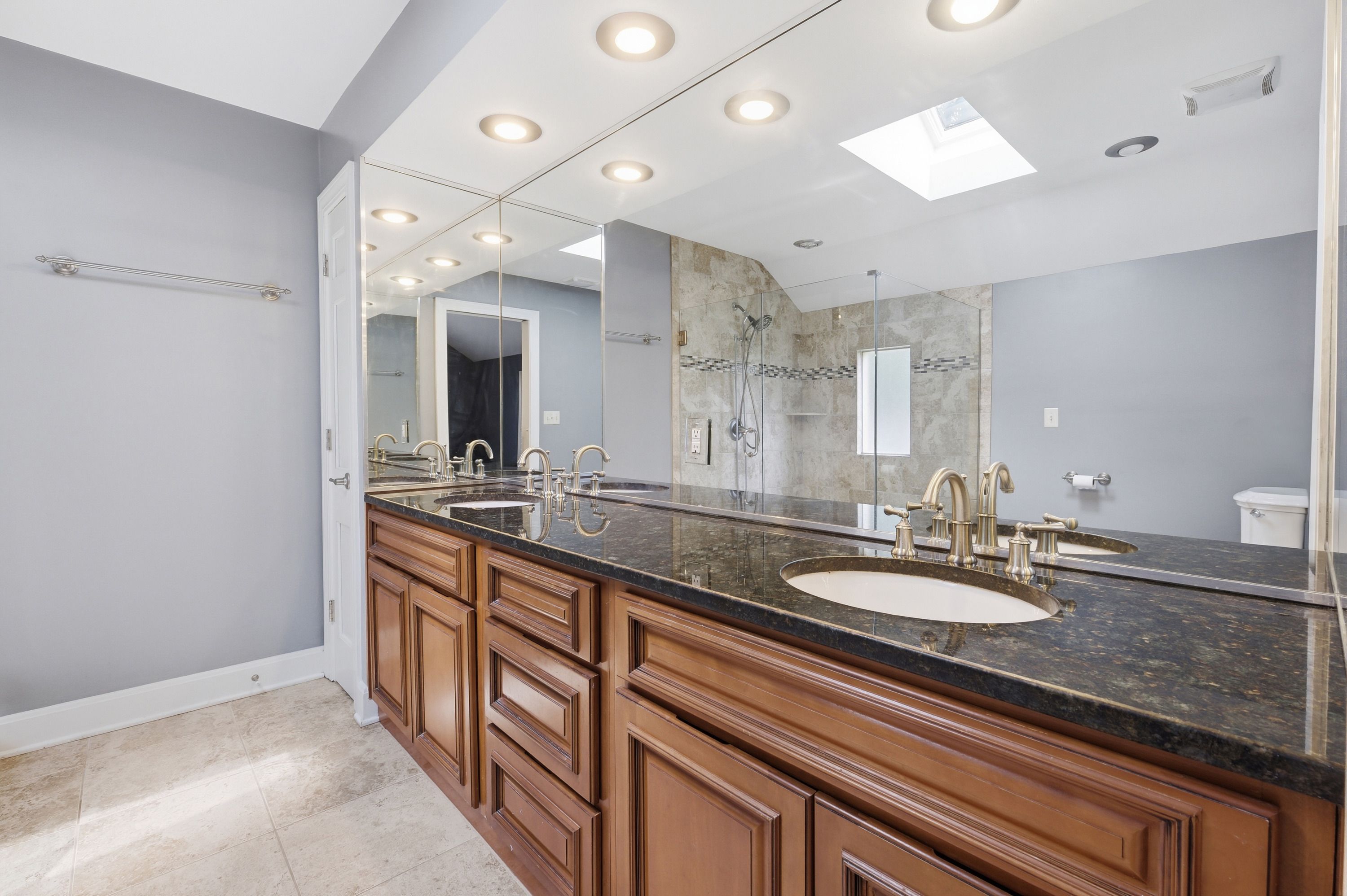  4319 Comanche Trail, Louisville, KY 40207 - 物件實景