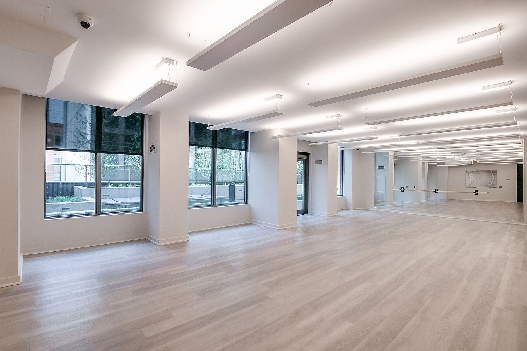  Suite 611 at Peter & Adelaide - 物件實景