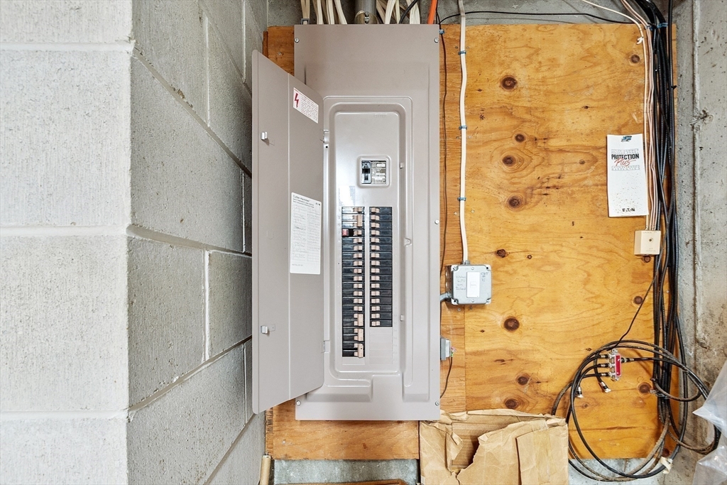 Peabody, Massachusetts, 01960, United States, 4 Bedrooms Bedrooms, ,2 BathroomsBathrooms,Residential,For Sale,1991125