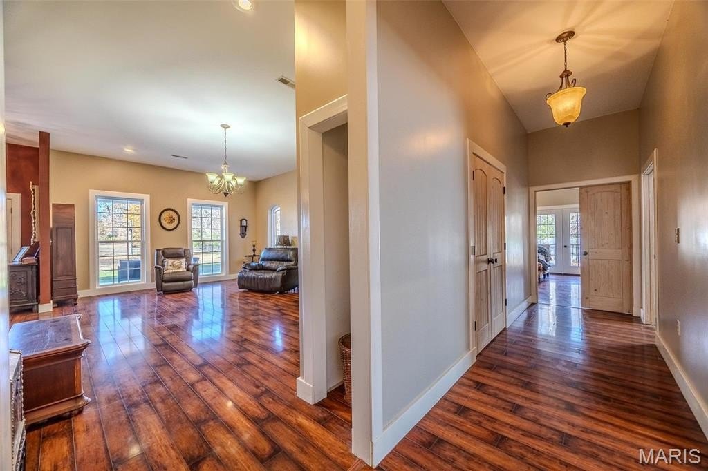 Lebanon, Missouri, 65536, United States, 4 Bedrooms Bedrooms, ,4 BathroomsBathrooms,Residential,For Sale,1976703