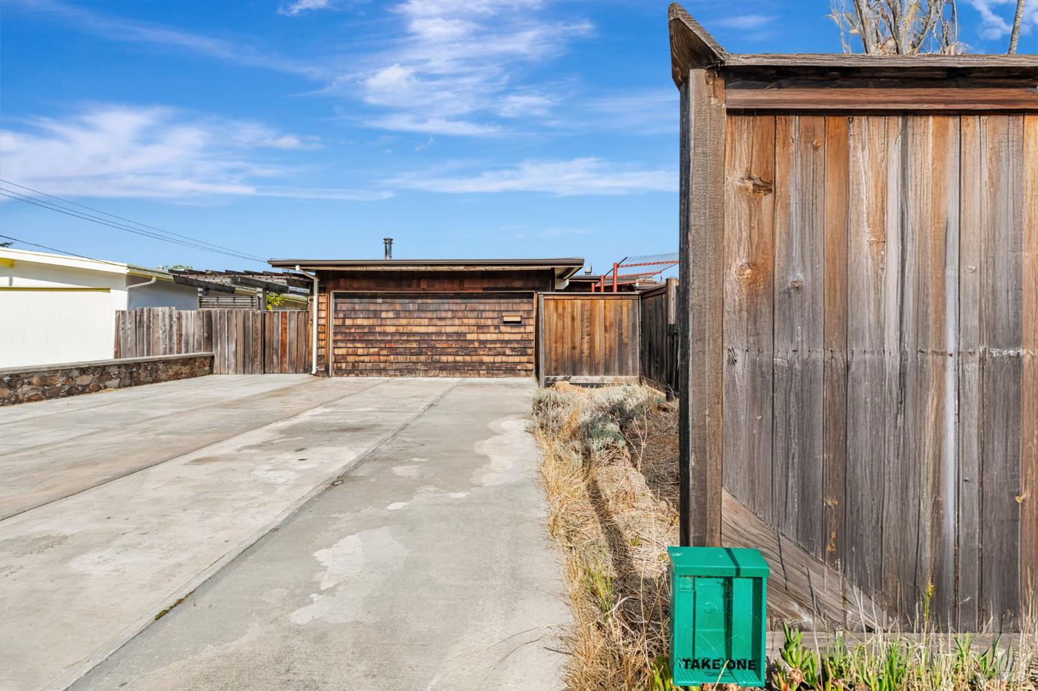 San Rafael, California, 94903, United States, 4 Bedrooms Bedrooms, ,2 BathroomsBathrooms,Residential,For Sale,1939619