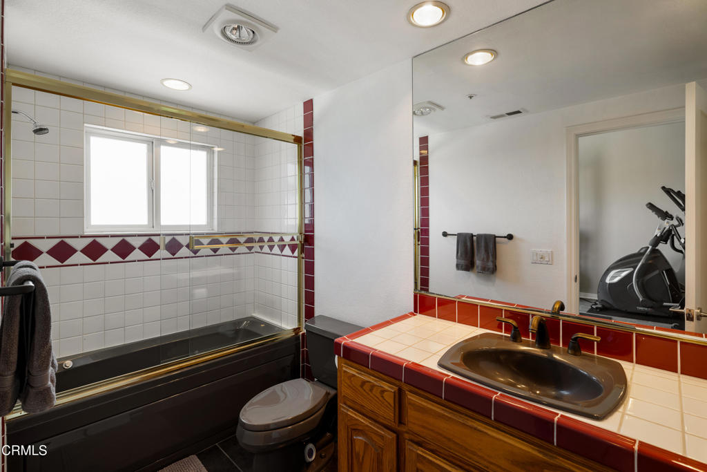 Altadena, California, 91001, United States, 5 Bedrooms Bedrooms, ,6 BathroomsBathrooms,Residential,For Sale,1989048