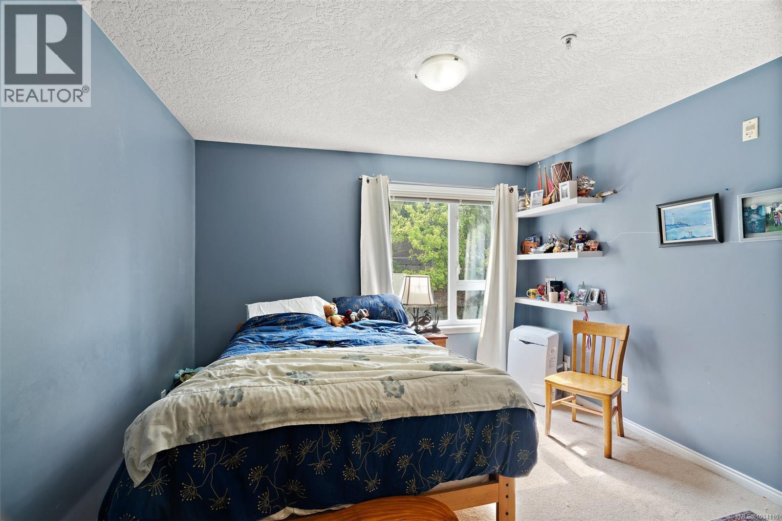 ESQUIMALT, British Columbia, V9A 4R8, CA, 2 Bedrooms Bedrooms, ,2 BathroomsBathrooms,Residential,For Sale,1948785