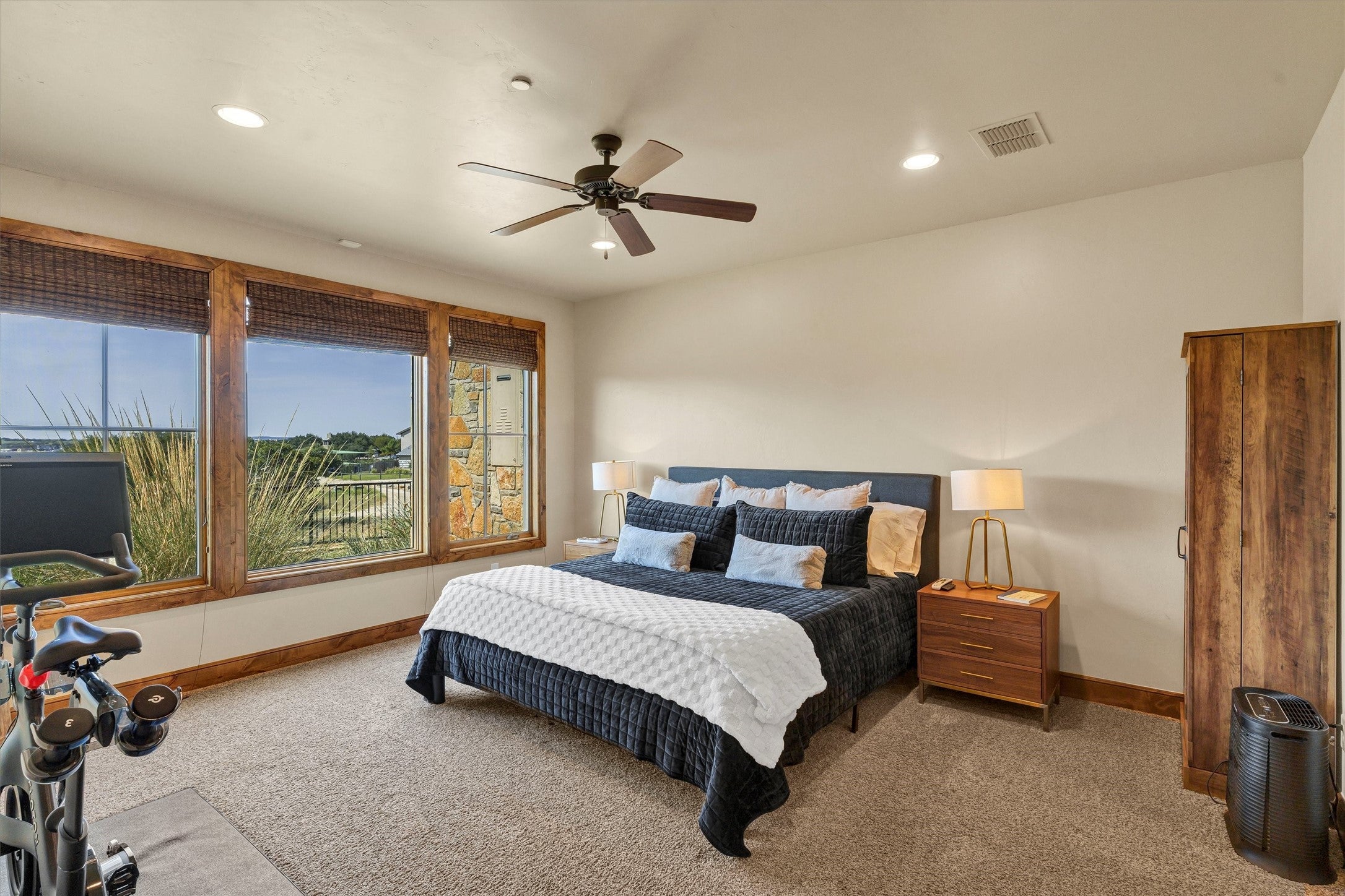 Graford, Texas, 76449, United States, 3 Bedrooms Bedrooms, ,4 BathroomsBathrooms,Residential,For Sale,1982485