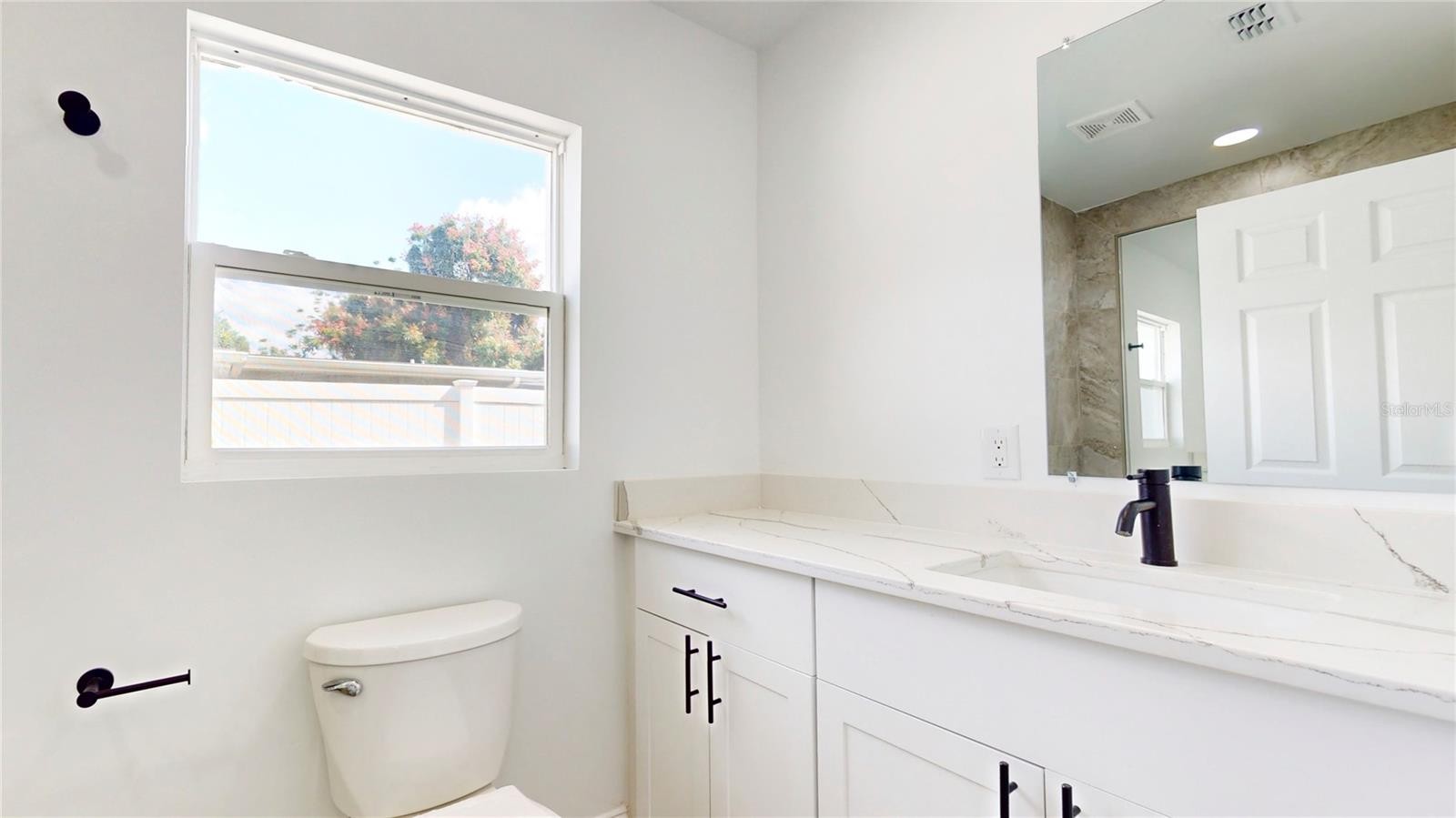 ORLANDO, Florida, 32806, United States, 4 Bedrooms Bedrooms, ,3 BathroomsBathrooms,Residential,For Sale,1879831
