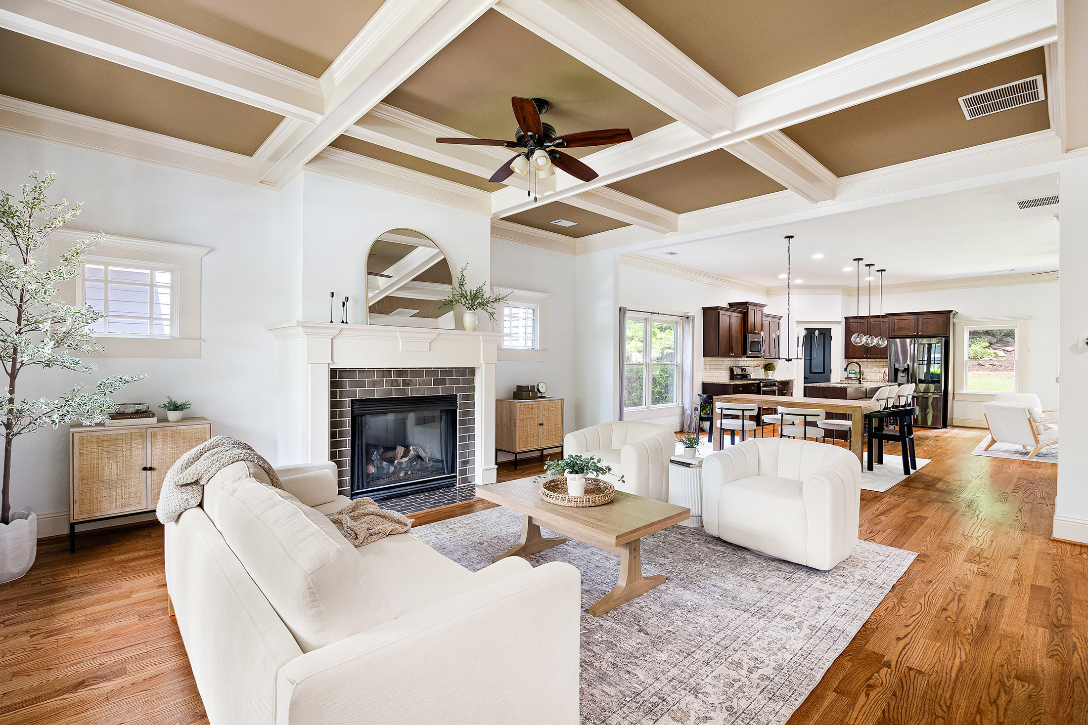  Spacious Living Meets Modern Convenience - 物件實景
