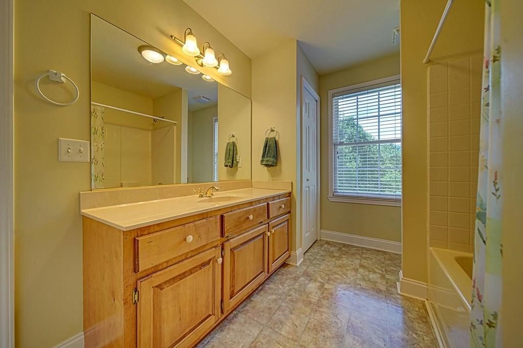 Blairsville, Georgia, 30512, United States, 5 Bedrooms Bedrooms, ,4 BathroomsBathrooms,Residential,For Sale,1770772