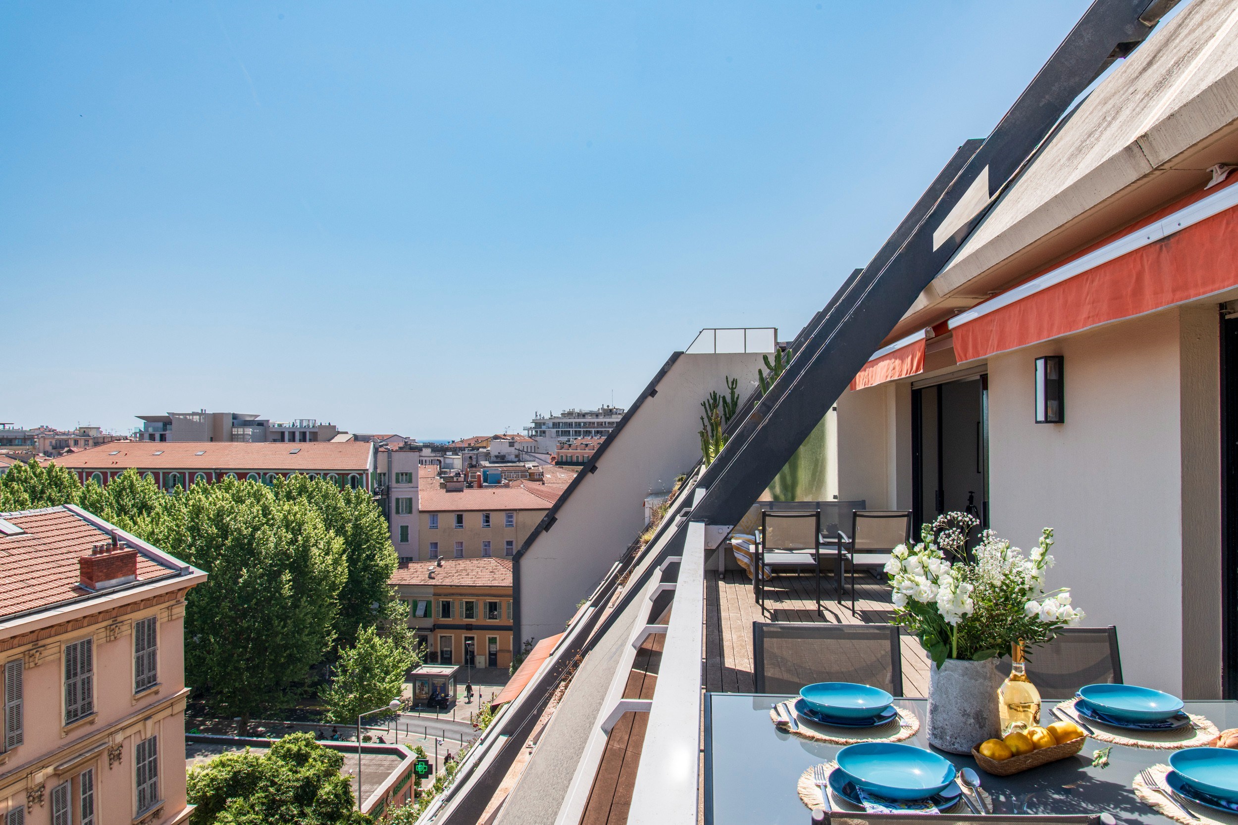  Nice Carré d’Or top floor 2 bedroom apartment with terrace and garage in luxury… - 物件實景