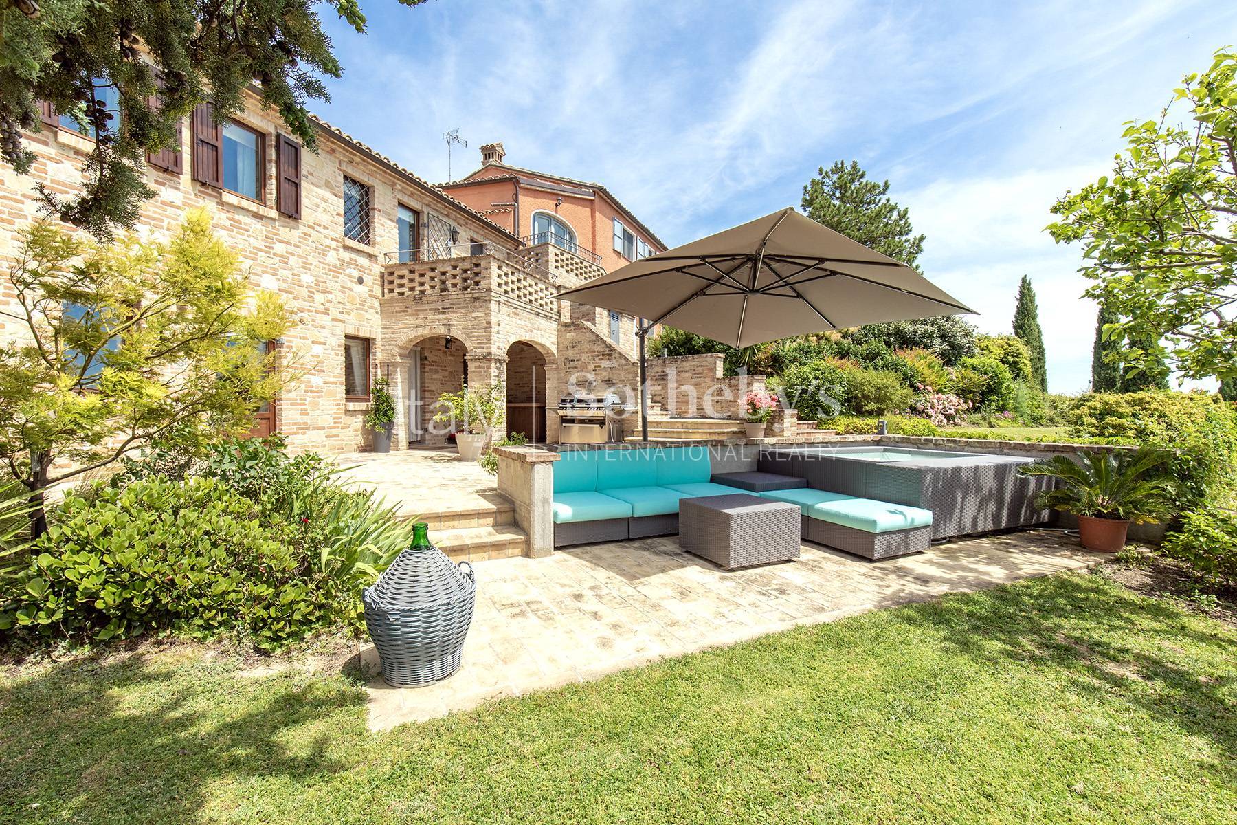  Elegant Restored Farmhouse with Panoramic Views - 物件實景