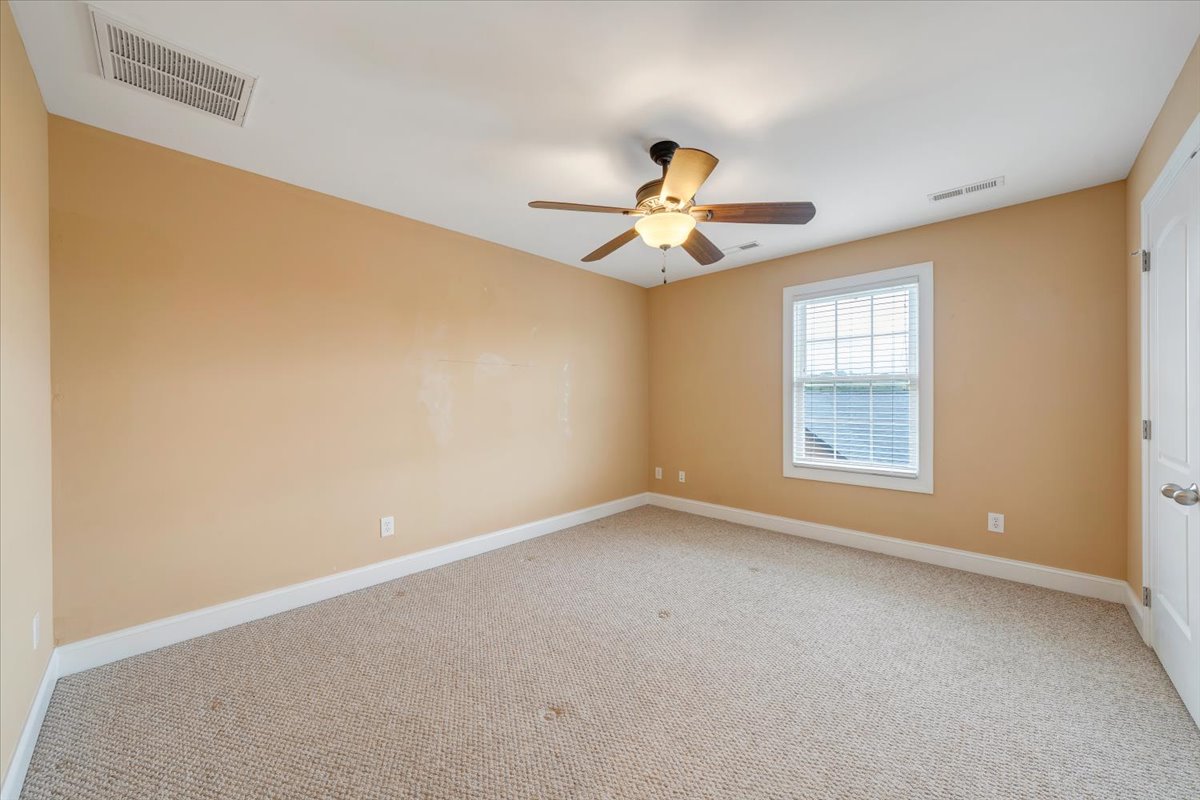 Huddleston, Virginia, 24104, United States, 4 Bedrooms Bedrooms, ,4 BathroomsBathrooms,Residential,For Sale,2048445
