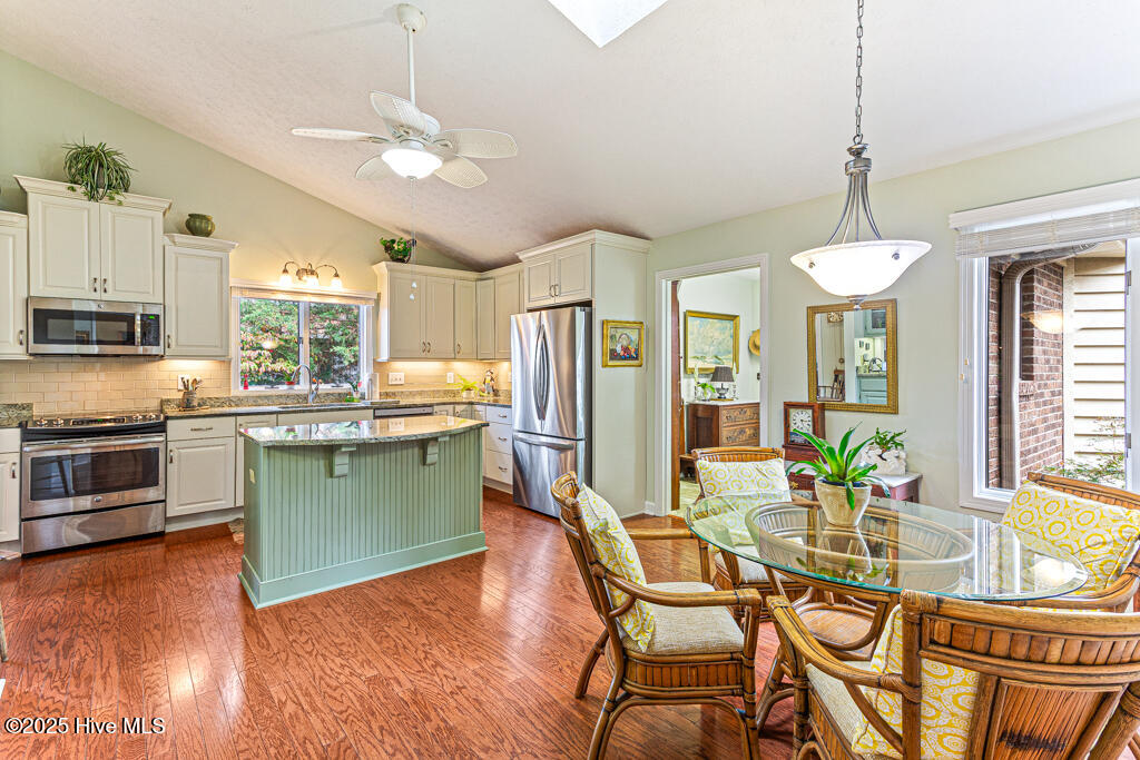 Pinehurst, North Carolina, 28374, United States, 2 Bedrooms Bedrooms, ,2 BathroomsBathrooms,Residential,For Sale,1984734