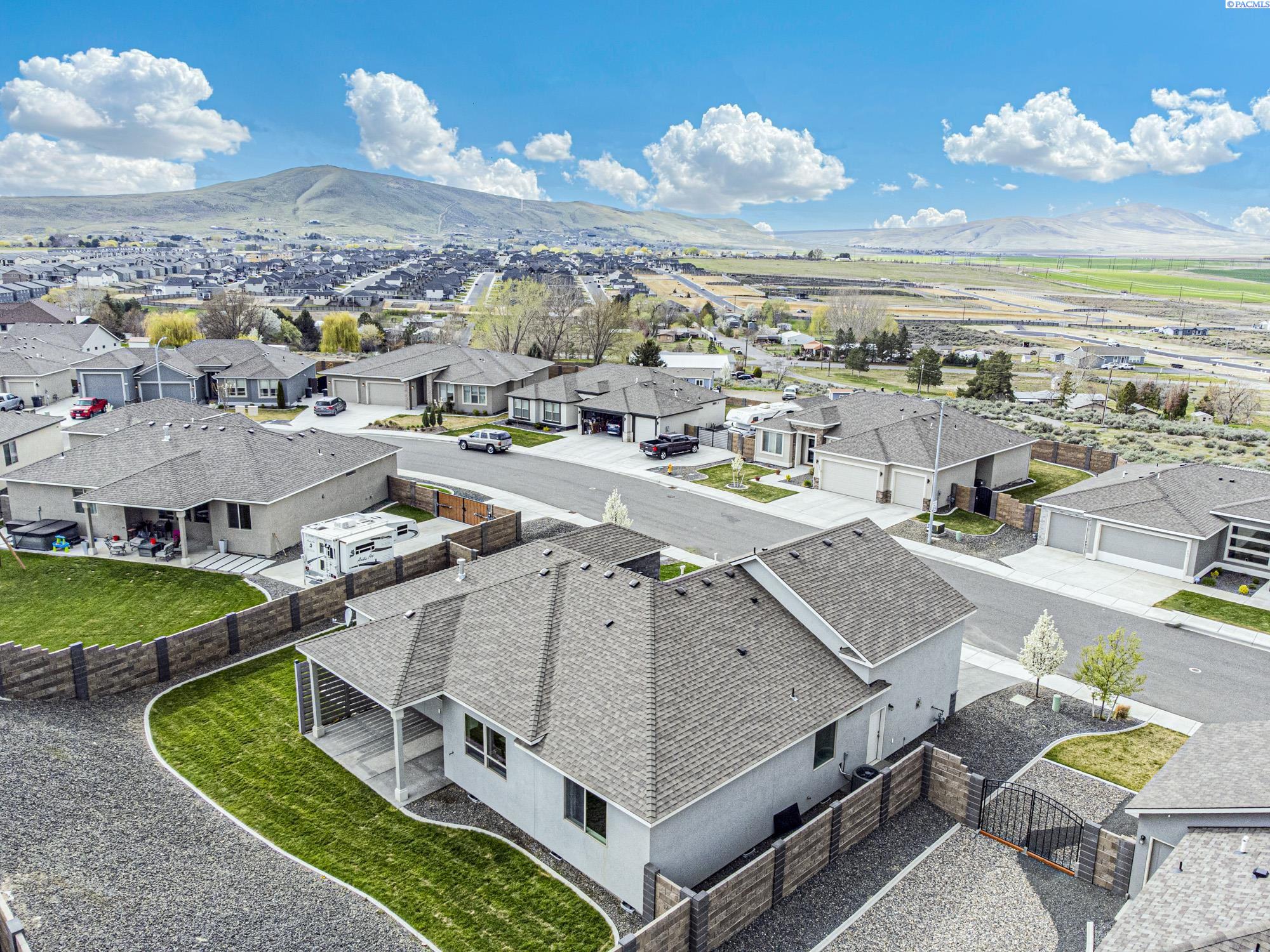 West Richland, Washington, 99353, United States, 5 Bedrooms Bedrooms, ,2 BathroomsBathrooms,Residential,For Sale,1873826