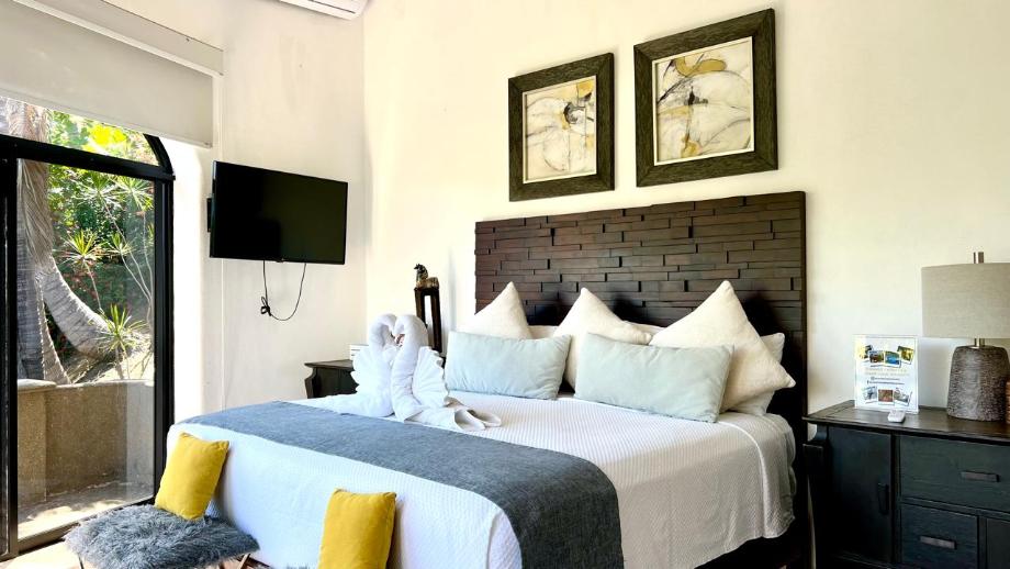 Manzanillo, Colima, 28867, Mexico, 6 Bedrooms Bedrooms, ,6 BathroomsBathrooms,Residential,For Sale,1939641