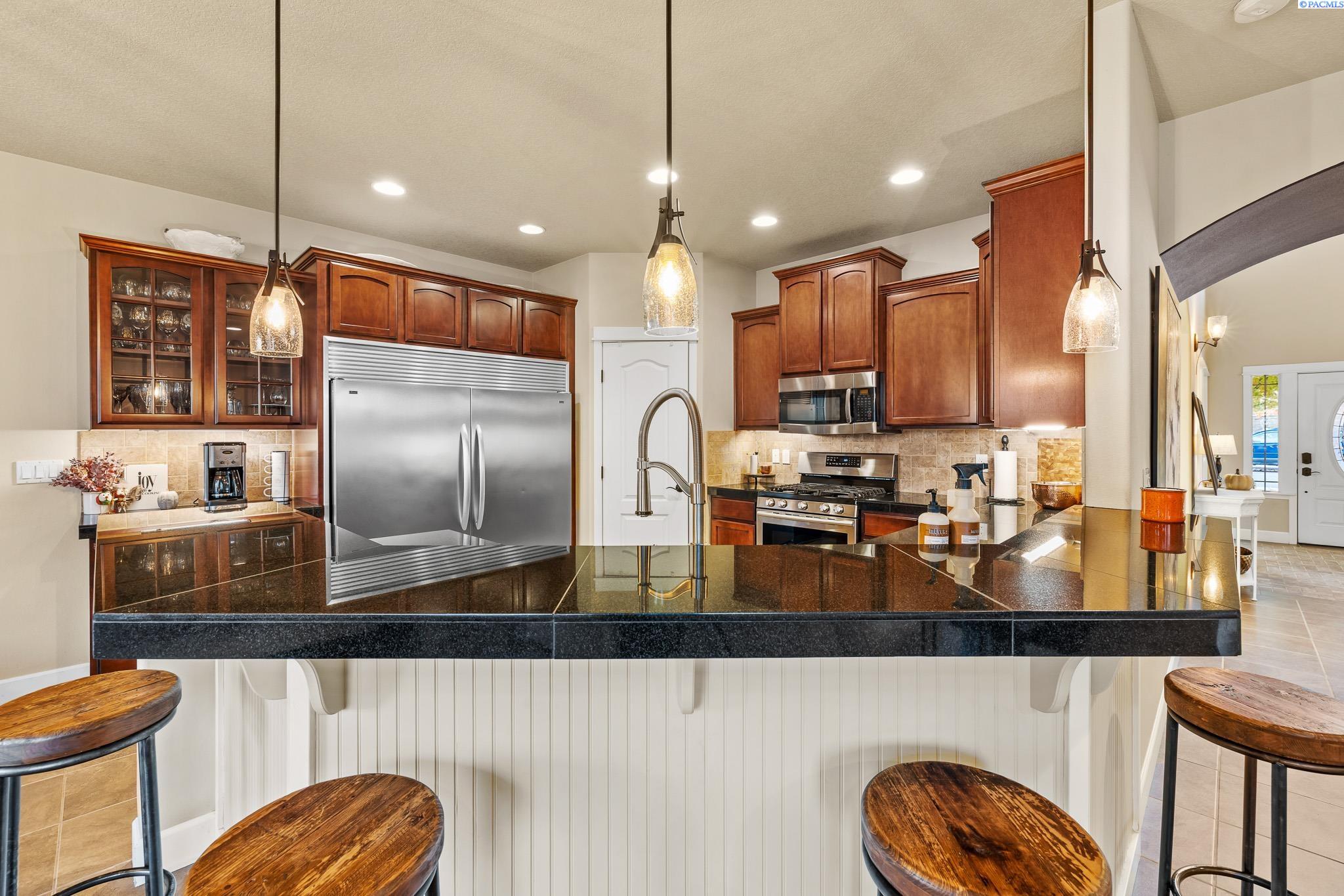 Kennewick, Washington, 99338, United States, 4 Bedrooms Bedrooms, ,3 BathroomsBathrooms,Residential,For Sale,1982934