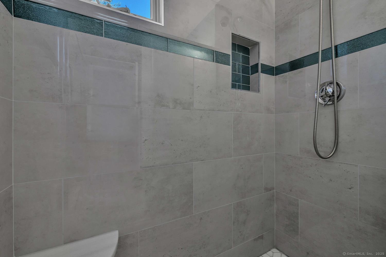 Old Saybrook, Connecticut, 06475, United States, 2 Bedrooms Bedrooms, ,2 BathroomsBathrooms,Residential,For Sale,1997022