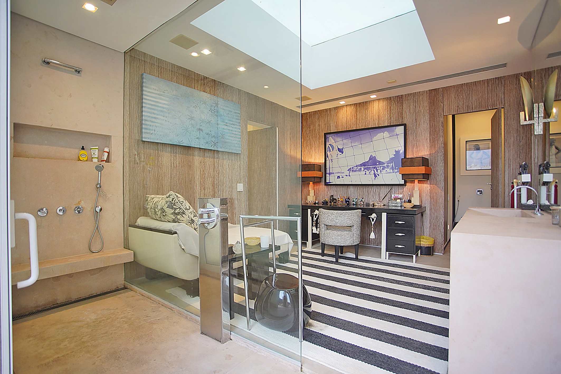  Oceanfront duplex penthouse with panoramic views and refined interiors - 物件實景