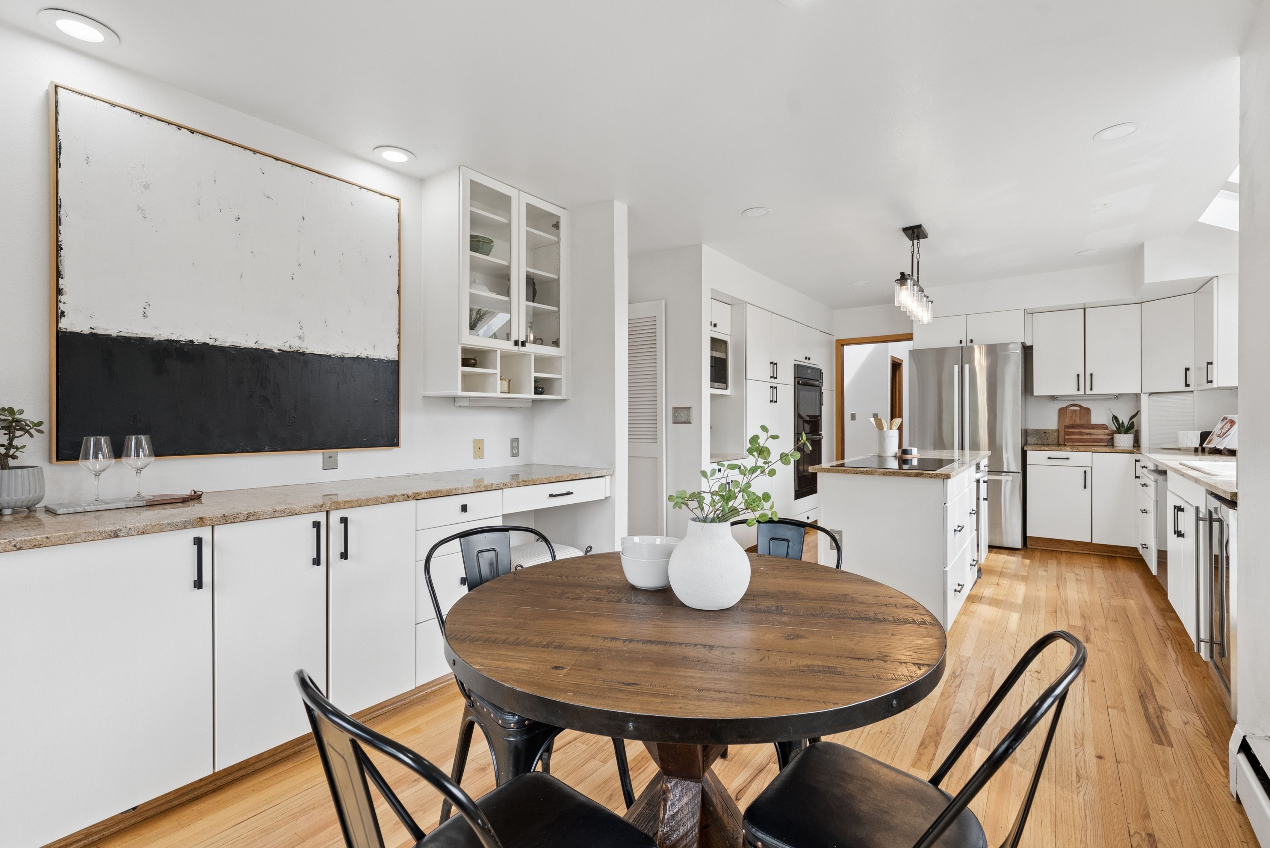  Beautiful Genesee Home With Over 4,500 Finished Sq Ft with Walk Out Basement - 物件實景