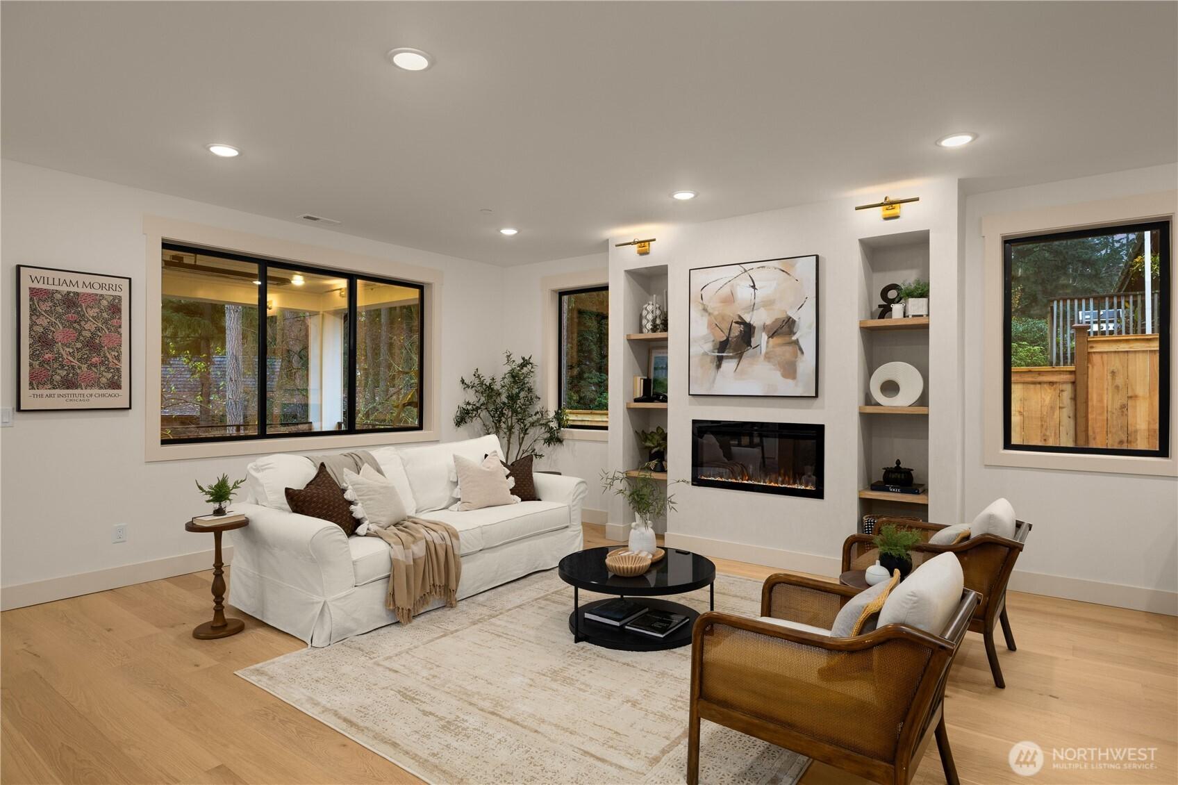 BELLEVUE, Washington, 98006, United States, 4 Bedrooms Bedrooms, ,3 BathroomsBathrooms,Residential,For Sale,1999866