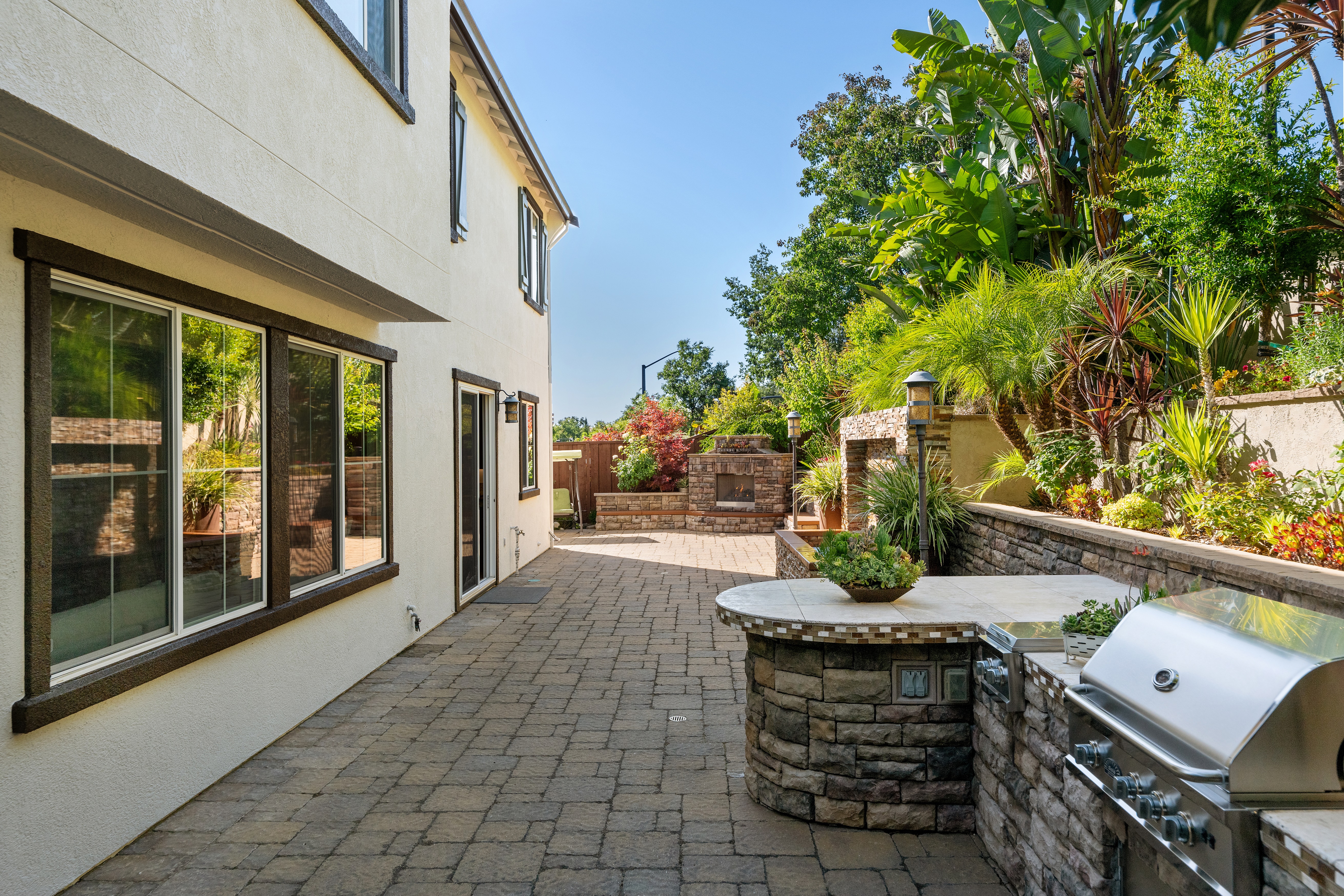 Mediterranean Elegance Meets Resort-Style Living in Prestigious Windemere - 物件實景