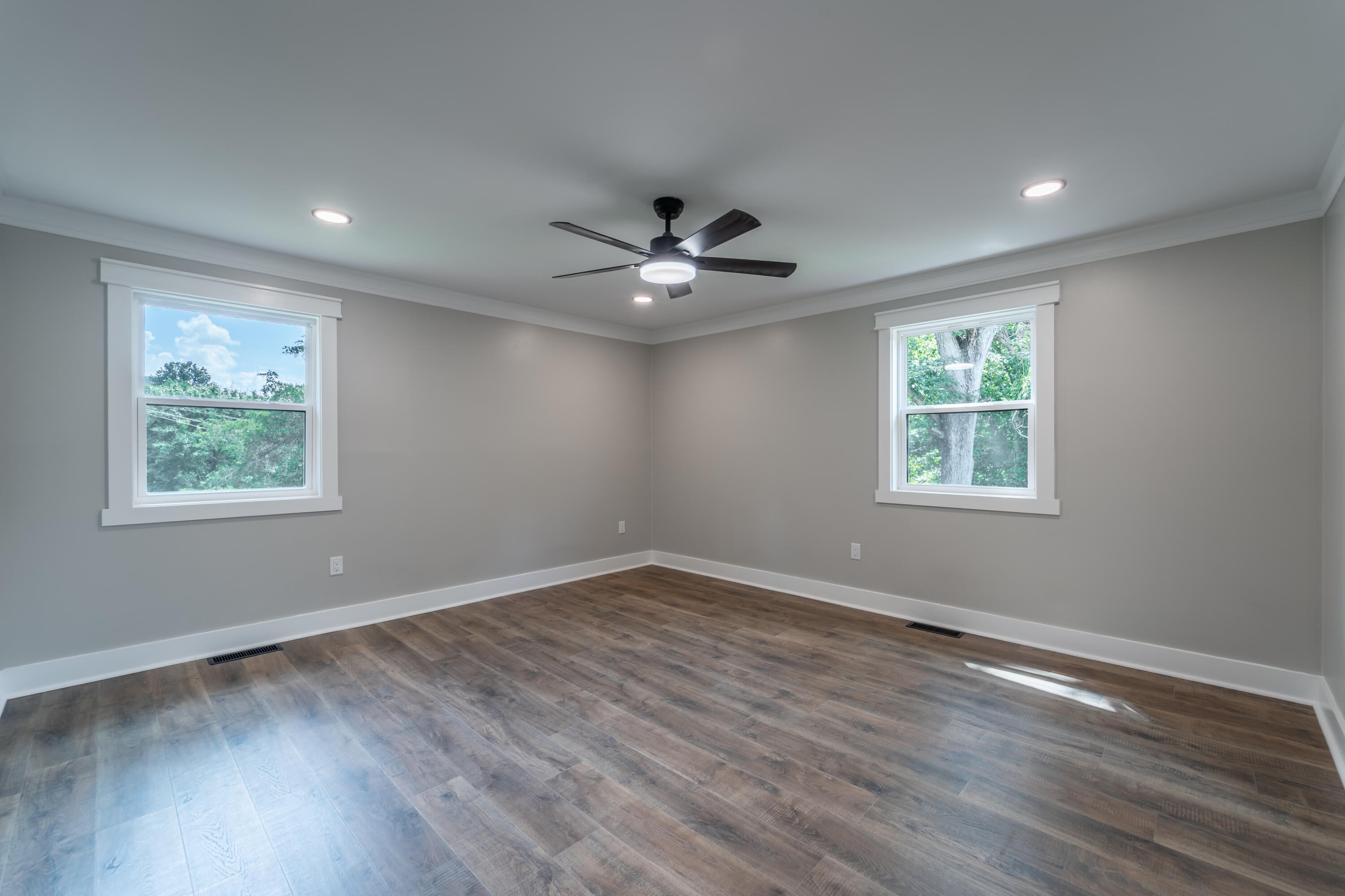 Berea, Kentucky, 40403, United States, 4 Bedrooms Bedrooms, ,4 BathroomsBathrooms,Residential,For Sale,1979235